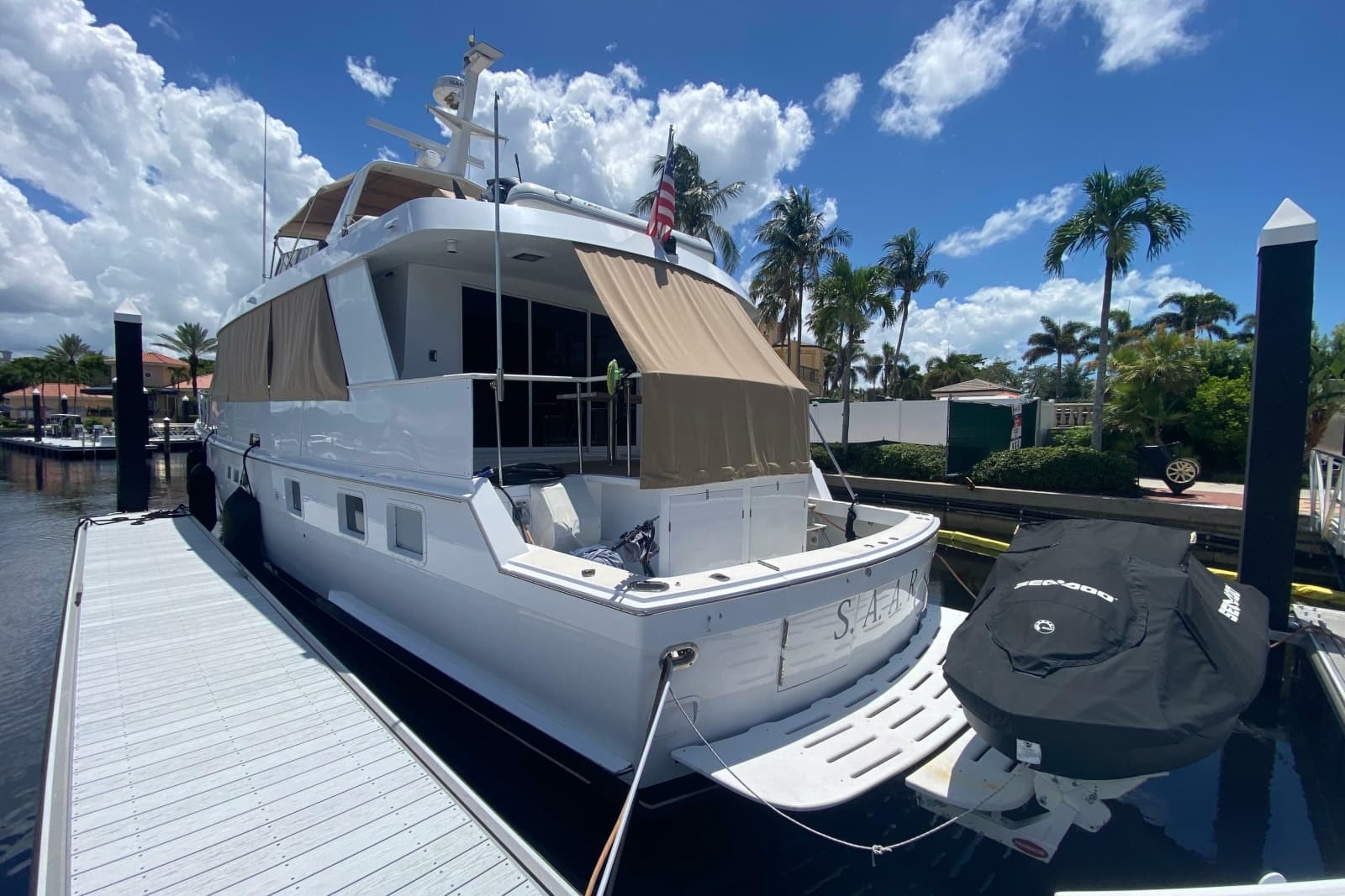1991 Hatteras 70 Cockpit Motor Yacht - Photo 4