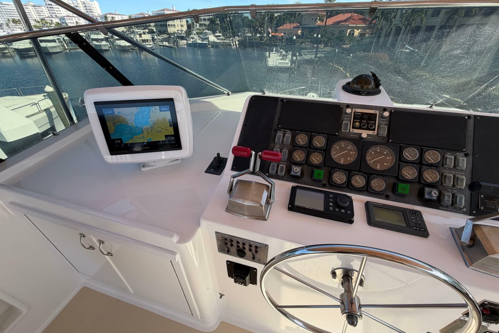 1991 Hatteras 70 Cockpit Motor Yacht - Photo 47