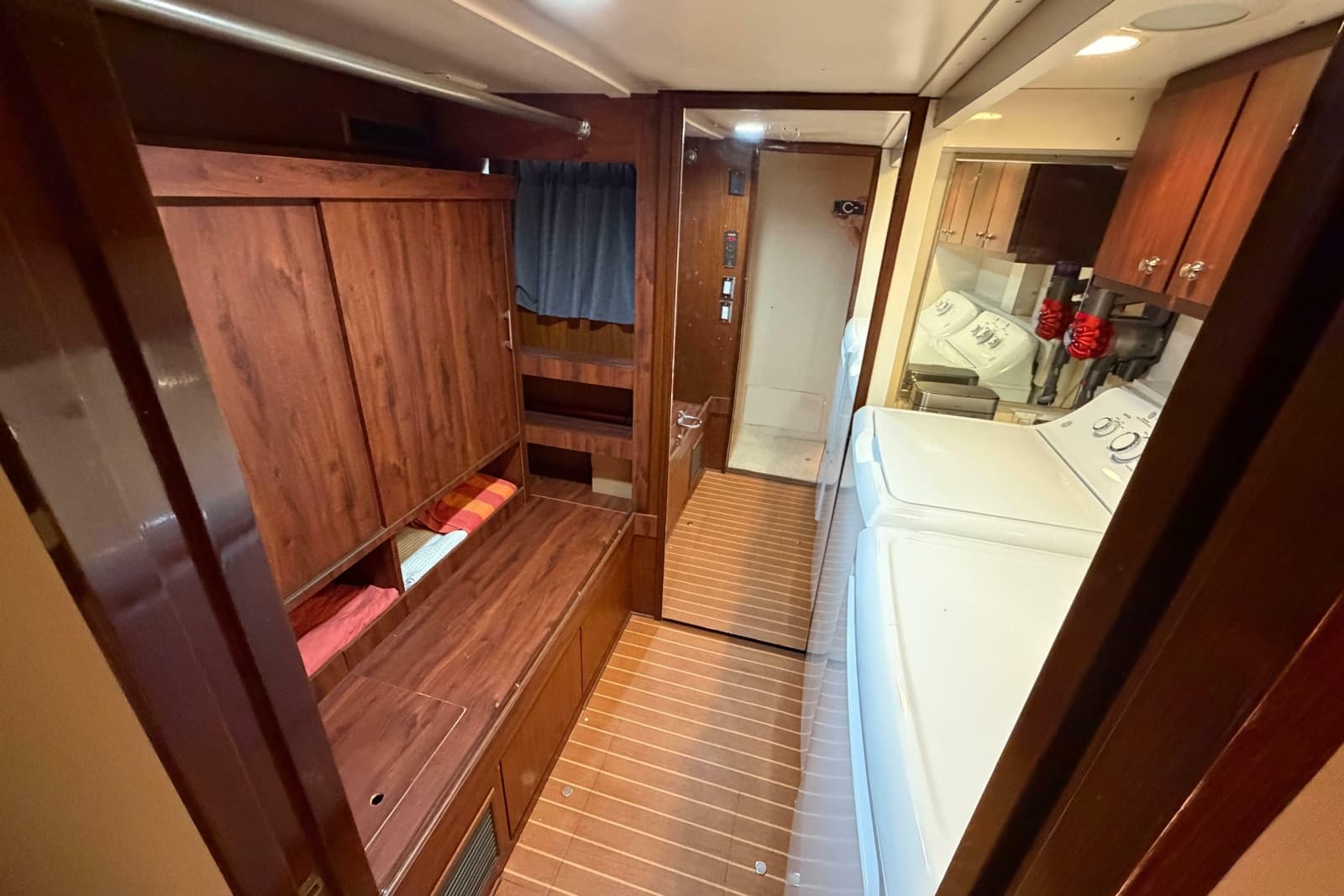 1991 Hatteras 70 Cockpit Motor Yacht - Photo 98