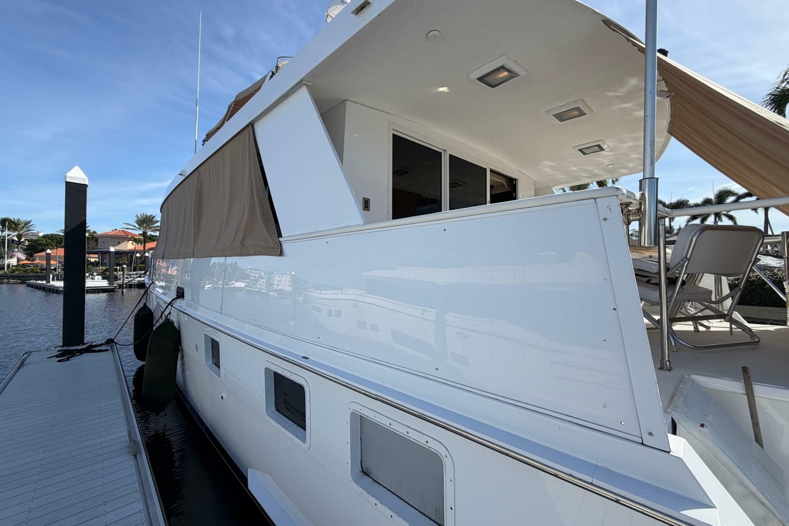 1991 Hatteras 70 Cockpit Motor Yacht - Photo 19
