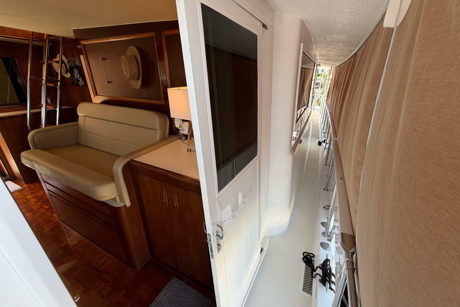 1991 Hatteras 70 Cockpit Motor Yacht - Photo 37