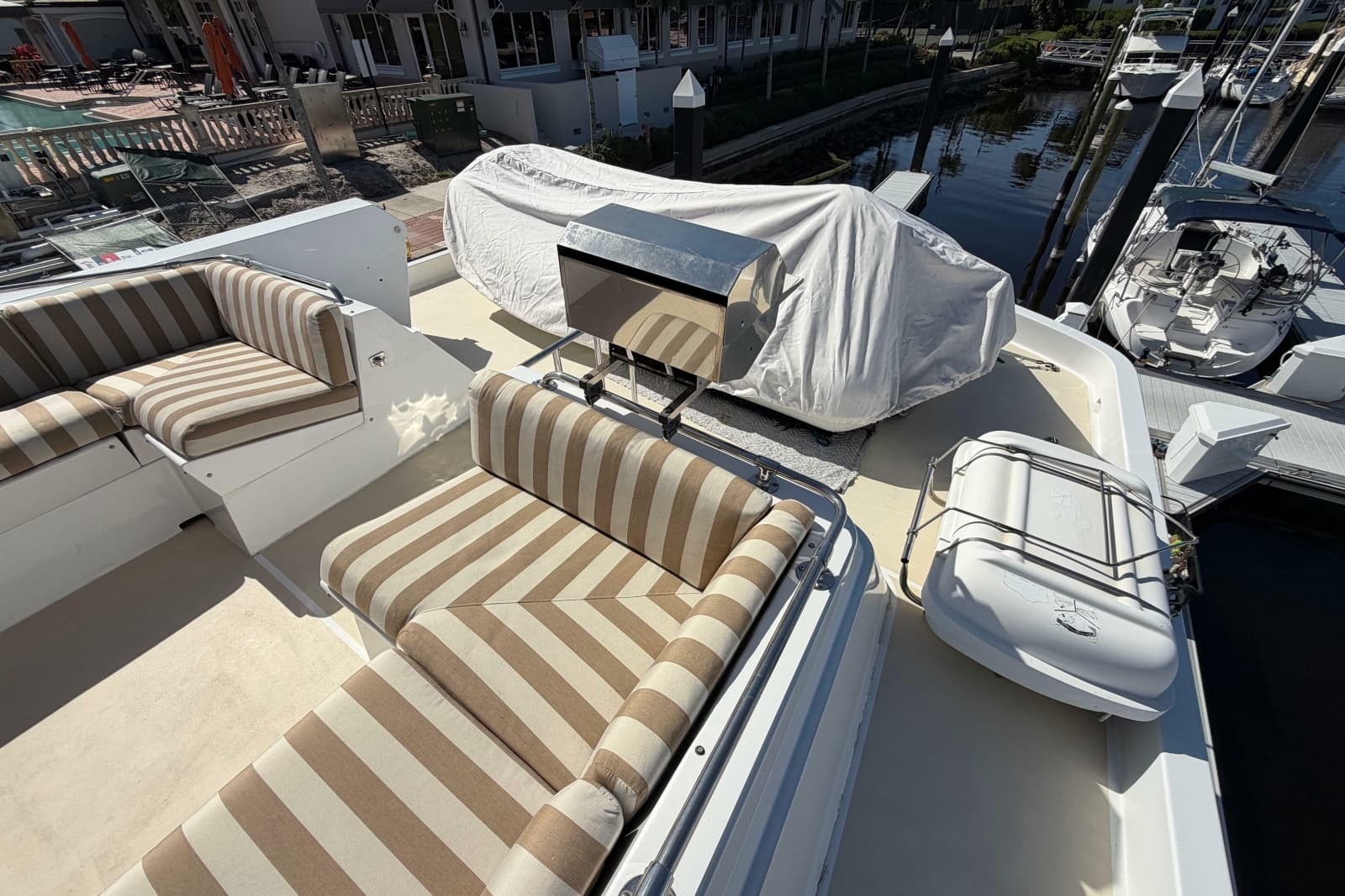 1991 Hatteras 70 Cockpit Motor Yacht - Photo 52