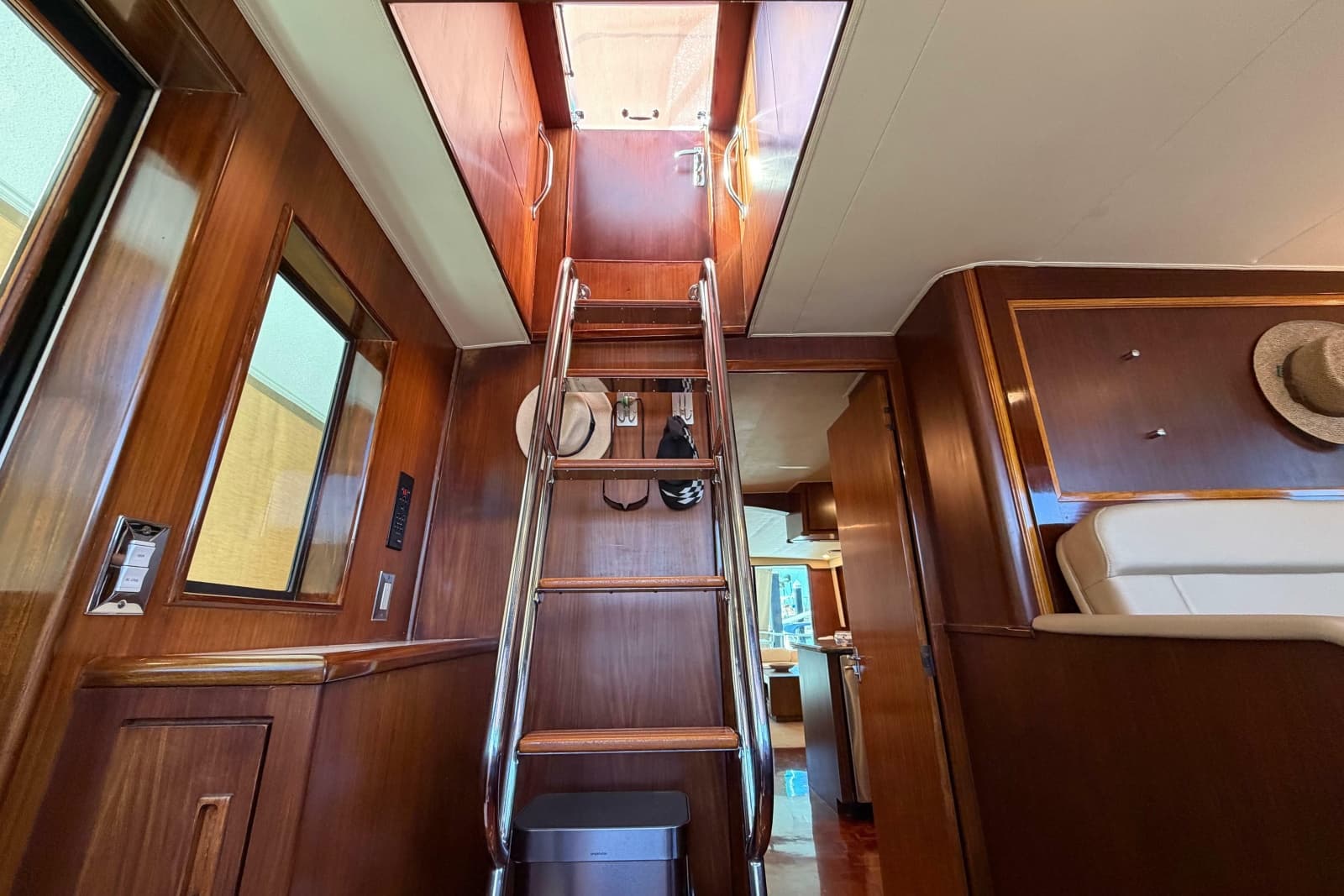 1991 Hatteras 70 Cockpit Motor Yacht - Photo 74