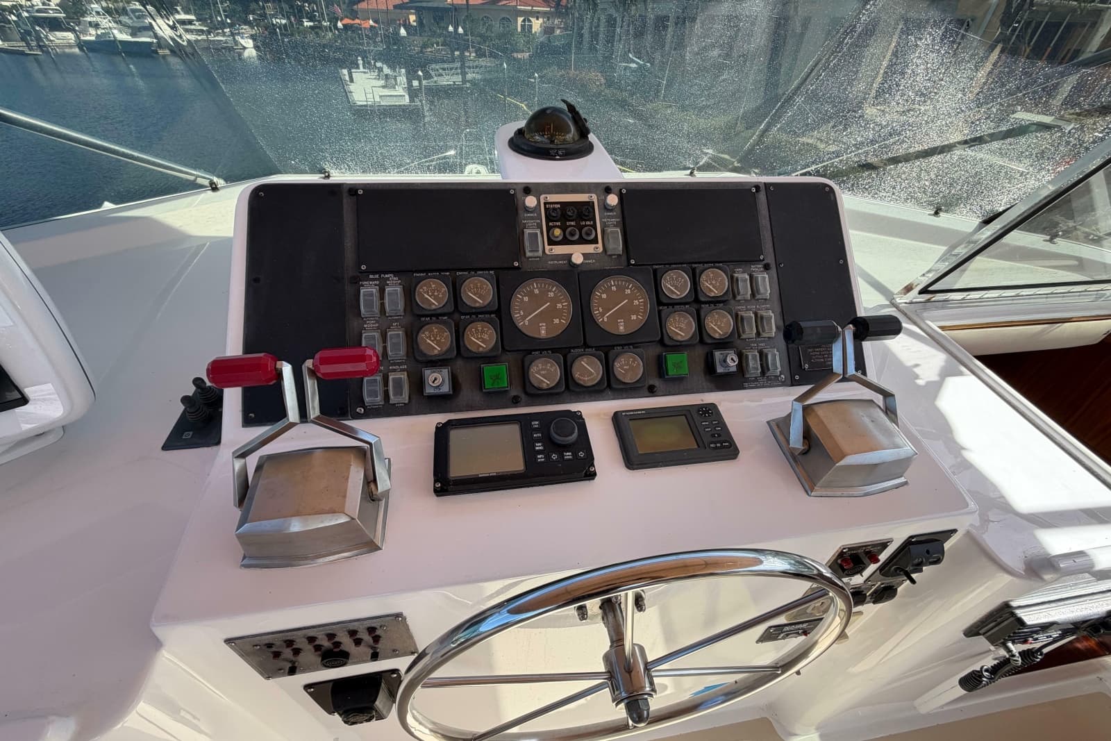 1991 Hatteras 70 Cockpit Motor Yacht - Photo 44
