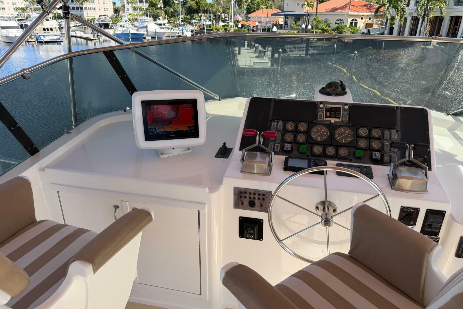 1991 Hatteras 70 Cockpit Motor Yacht - Photo 45