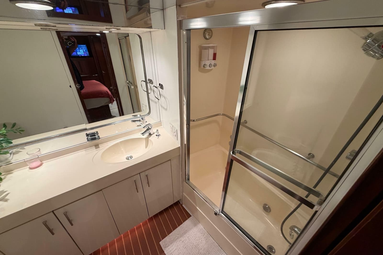 1991 Hatteras 70 Cockpit Motor Yacht - Photo 80