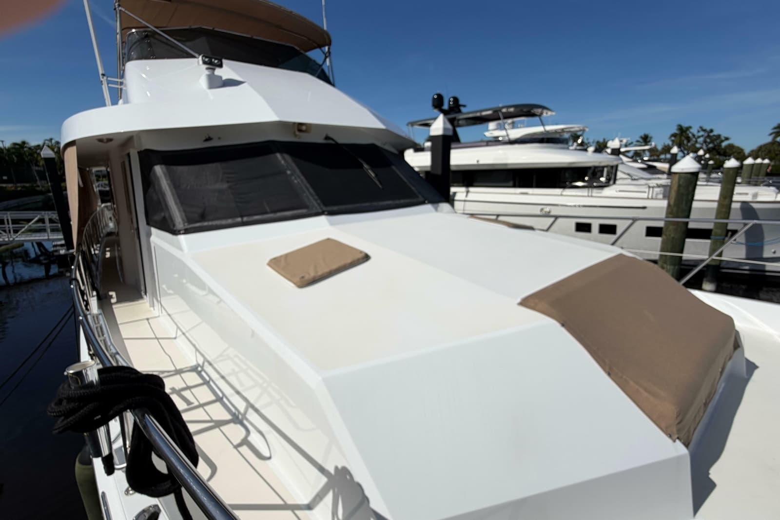 1991 Hatteras 70 Cockpit Motor Yacht - Photo 20