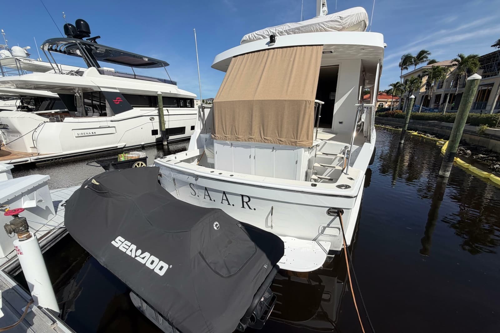 1991 Hatteras 70 Cockpit Motor Yacht - Photo 29