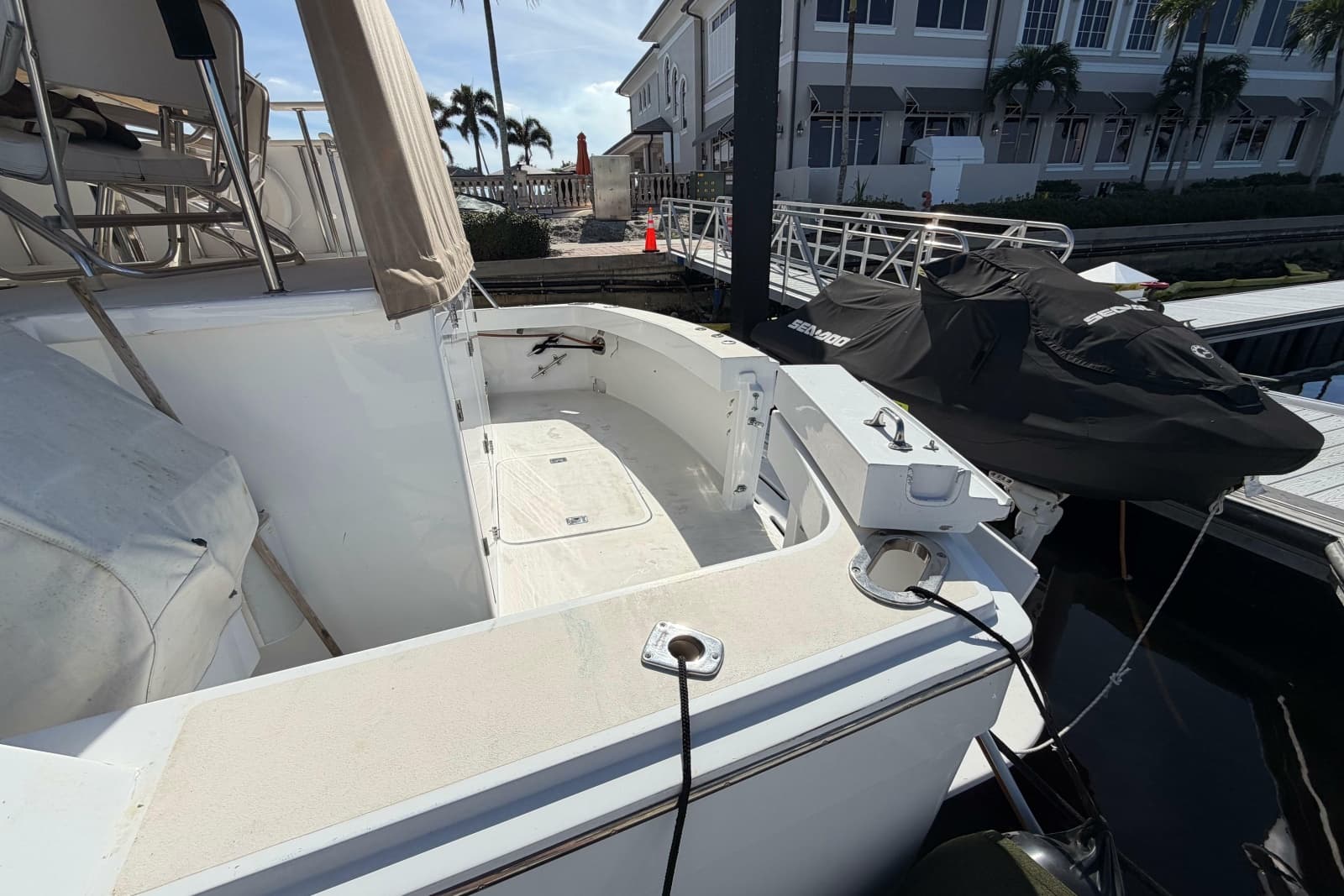 1991 Hatteras 70 Cockpit Motor Yacht - Photo 32