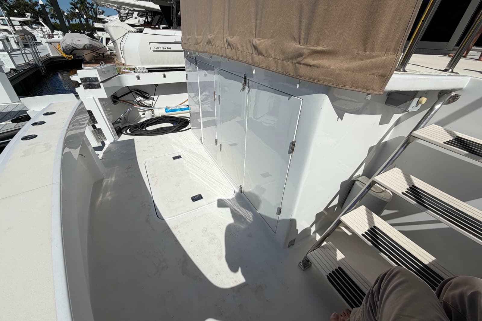 1991 Hatteras 70 Cockpit Motor Yacht - Photo 24