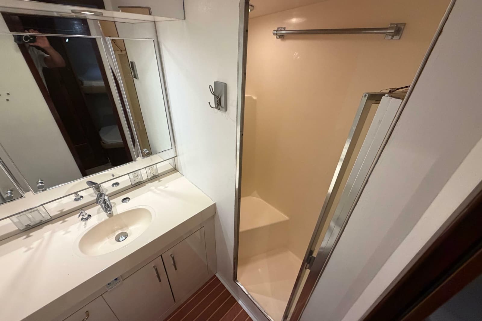 1991 Hatteras 70 Cockpit Motor Yacht - Photo 93