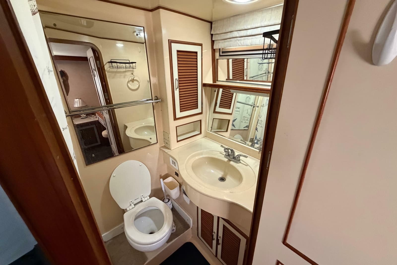 1987 Hi-Star 55 Yacht Fisherman - Photo 40