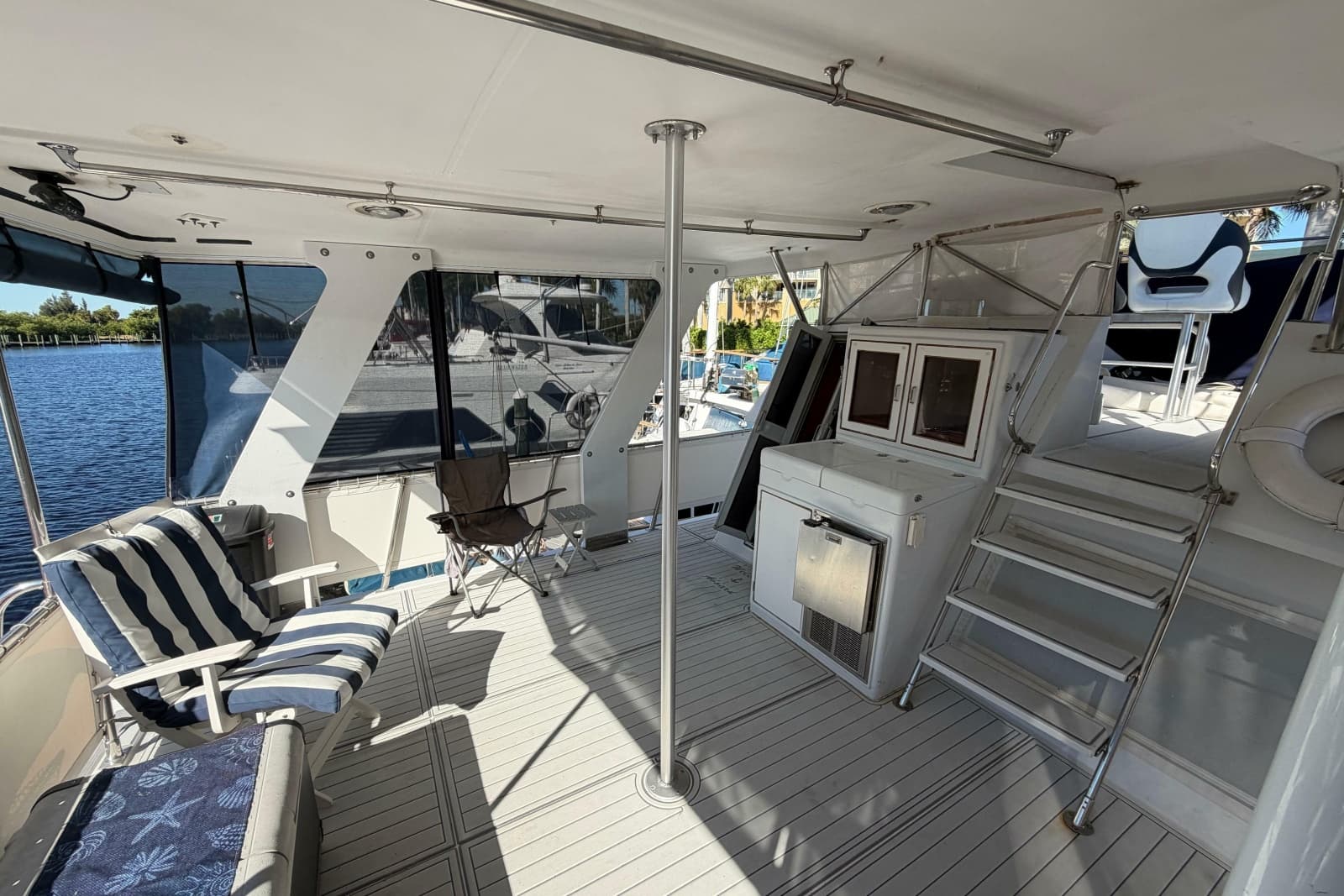 1987 Hi-Star 55 Yacht Fisherman - Photo 7