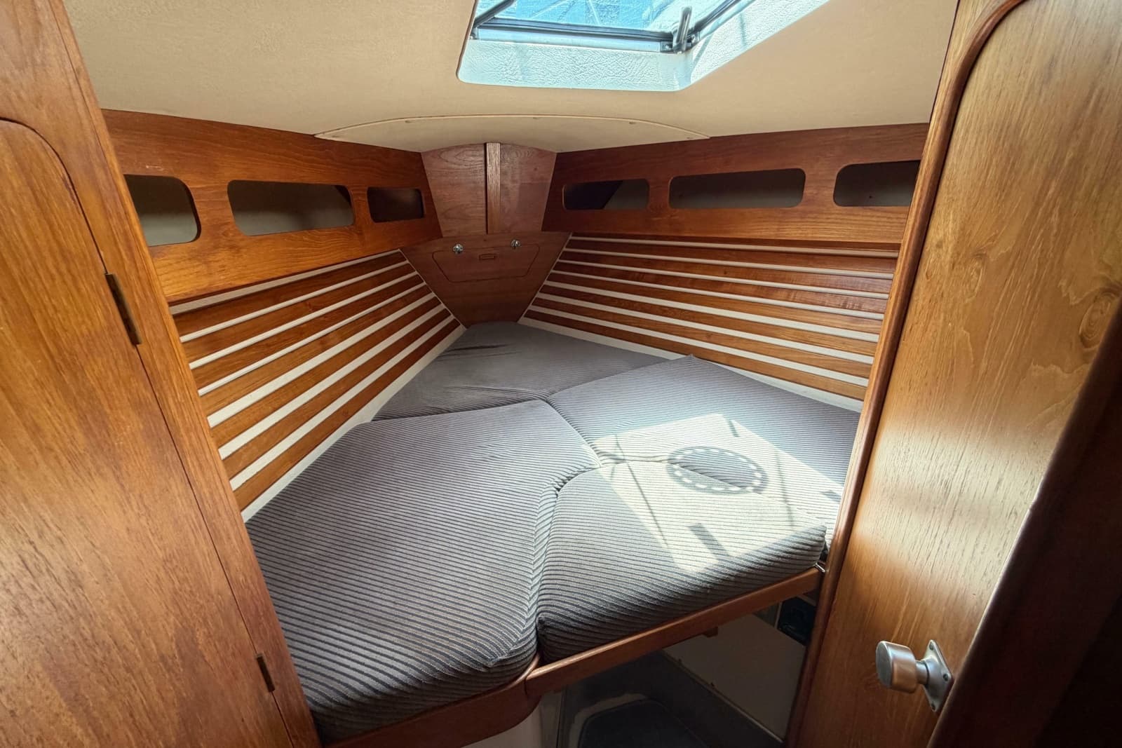 1987 Moody 376 - Photo 30