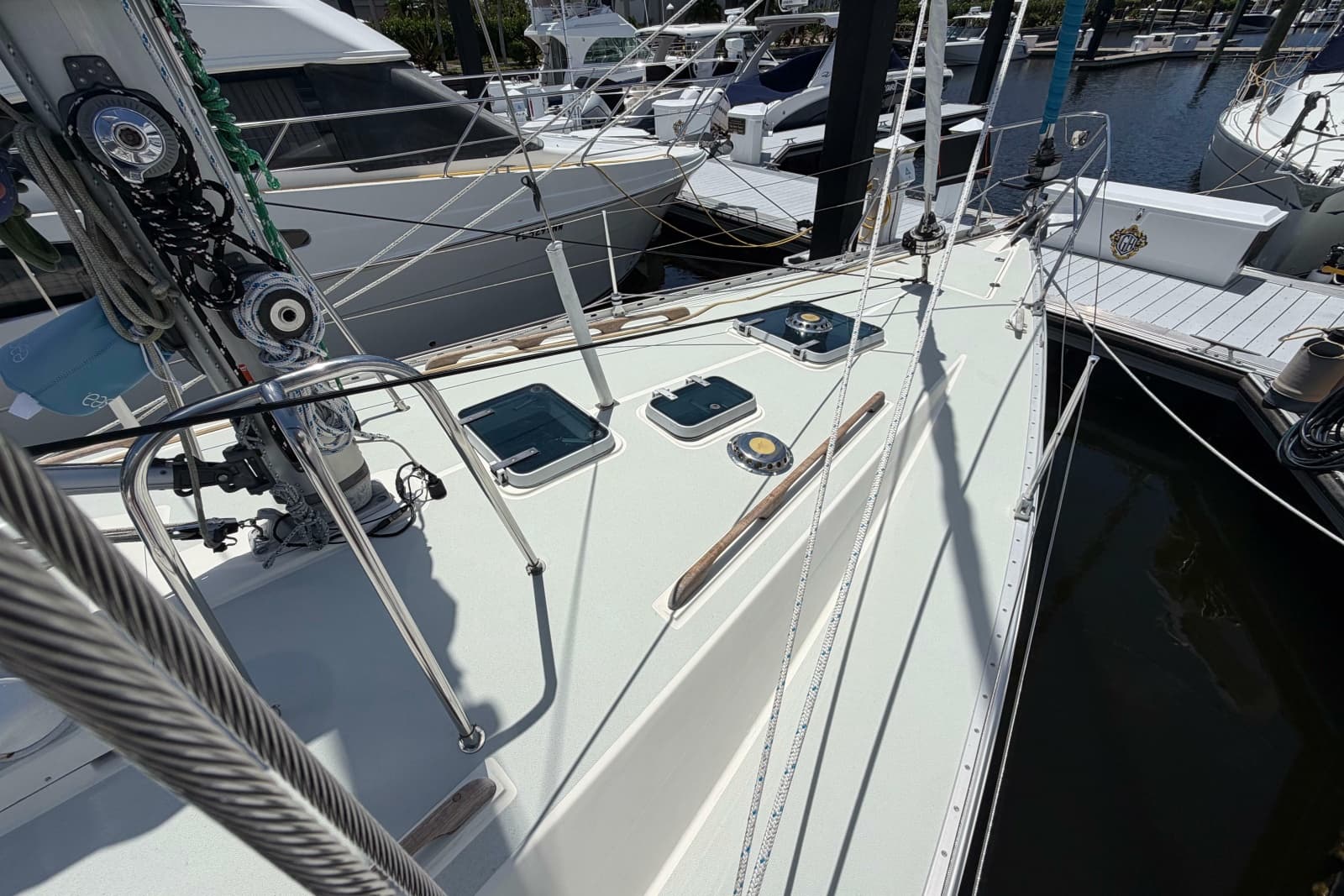 1987 Moody 376 - Photo 6