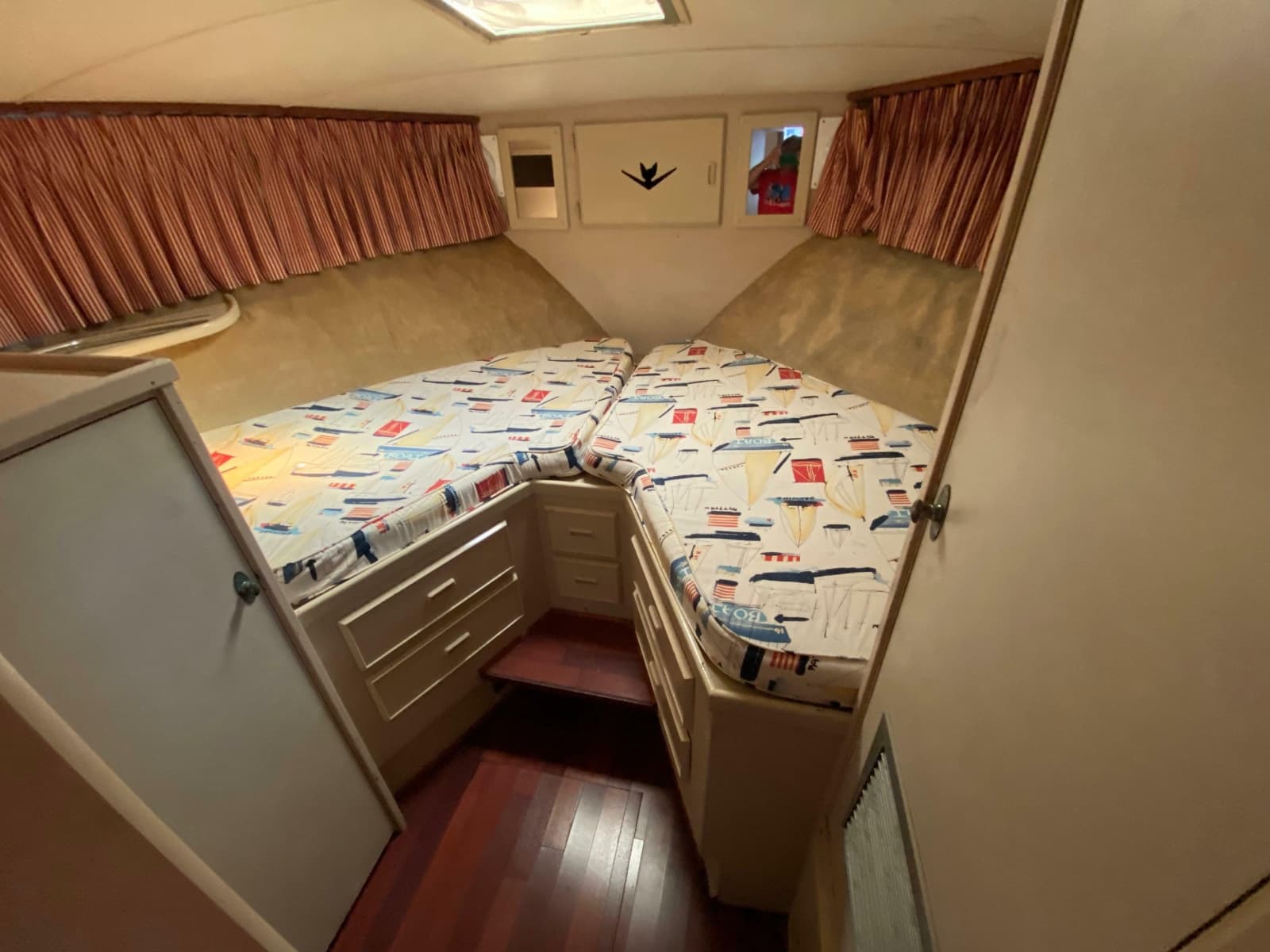 1982 Bertram 46.6 - Photo 36