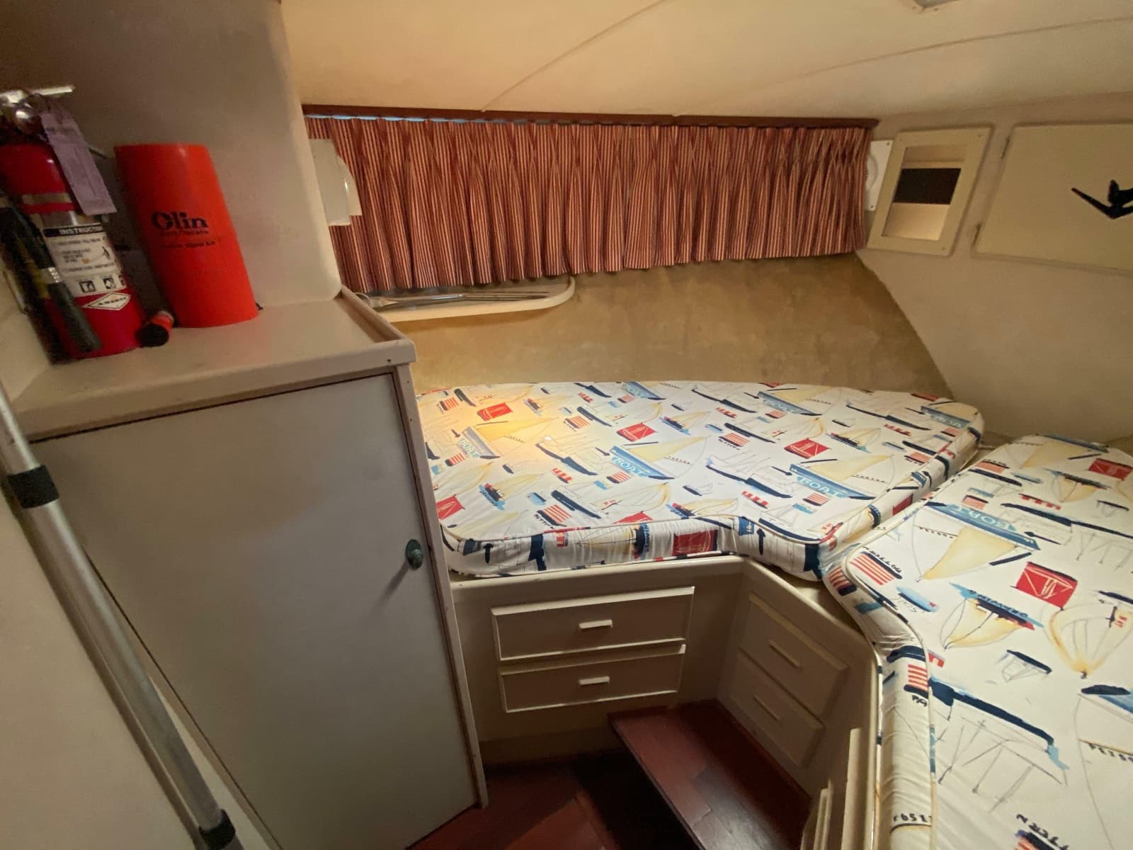 1982 Bertram 46.6 - Photo 37
