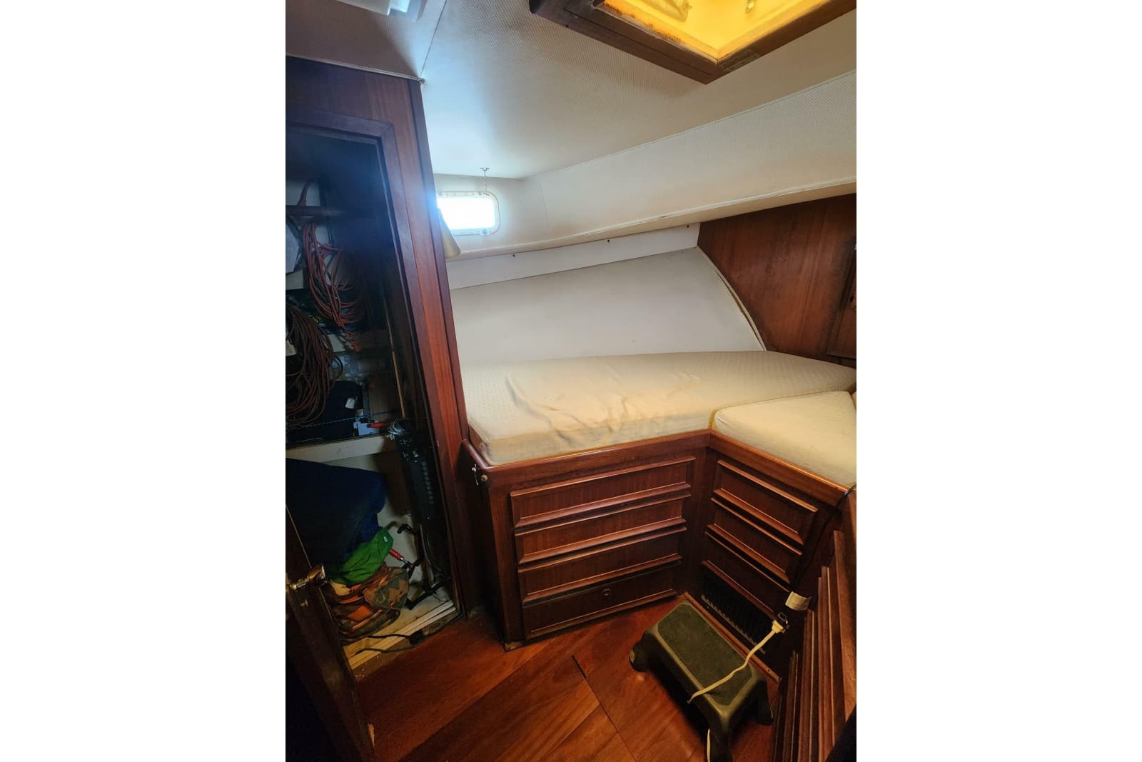 1976 Hatteras 42 Long Range Cruiser - Photo 9