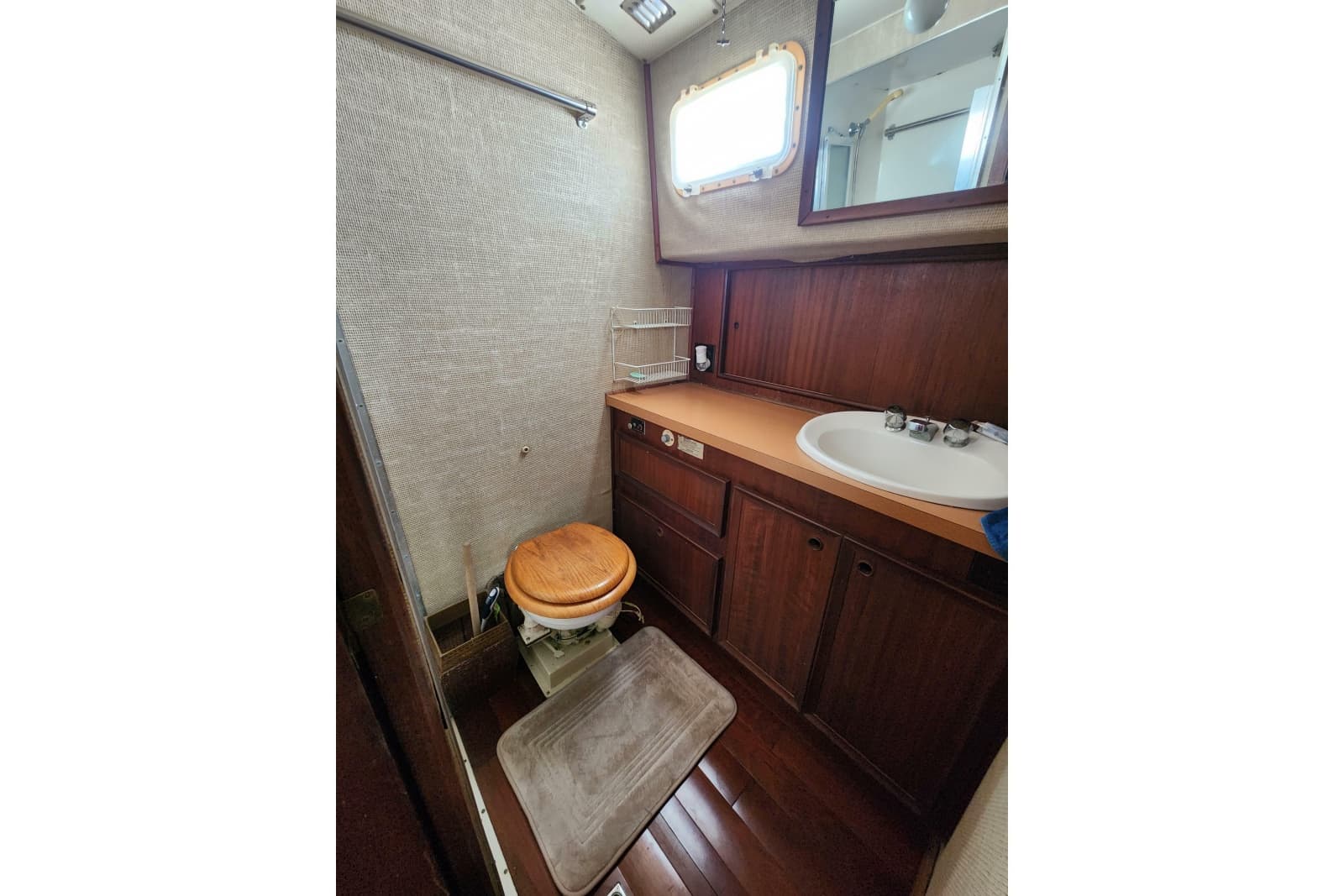 1976 Hatteras 42 Long Range Cruiser - Photo 15