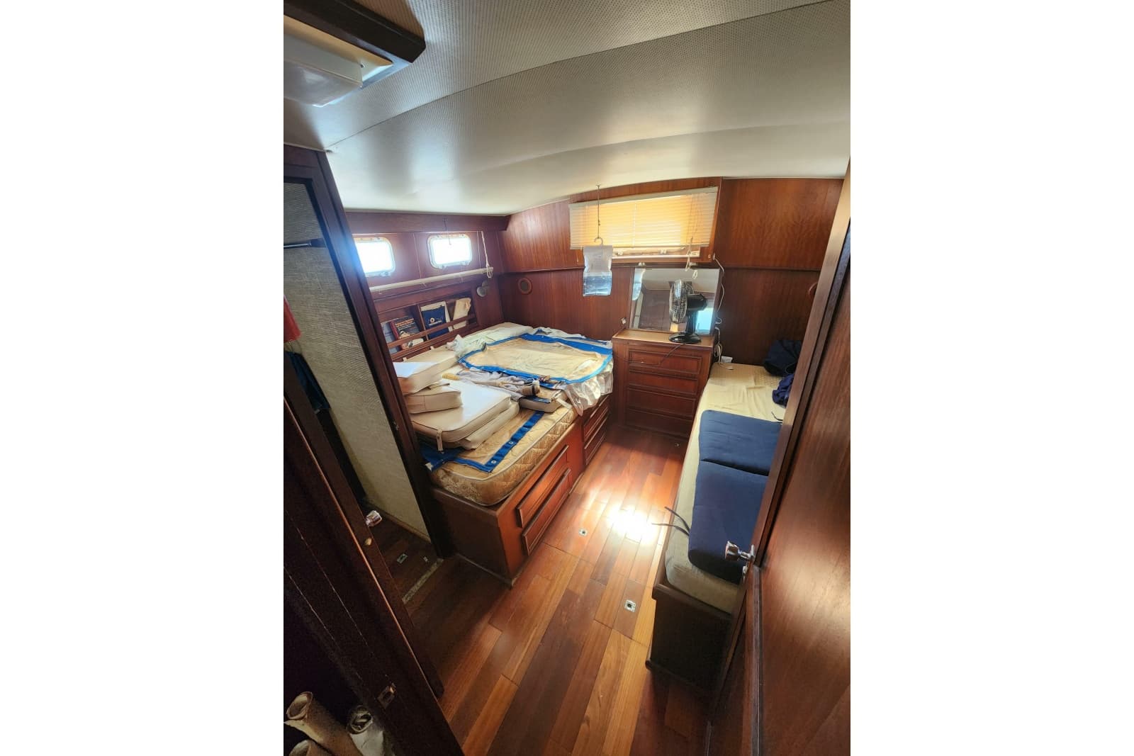 1976 Hatteras 42 Long Range Cruiser - Photo 13