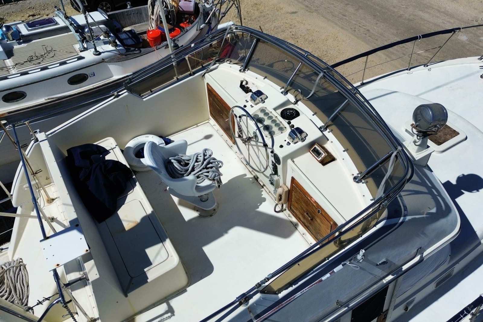 1976 Hatteras 42 Long Range Cruiser - Photo 4