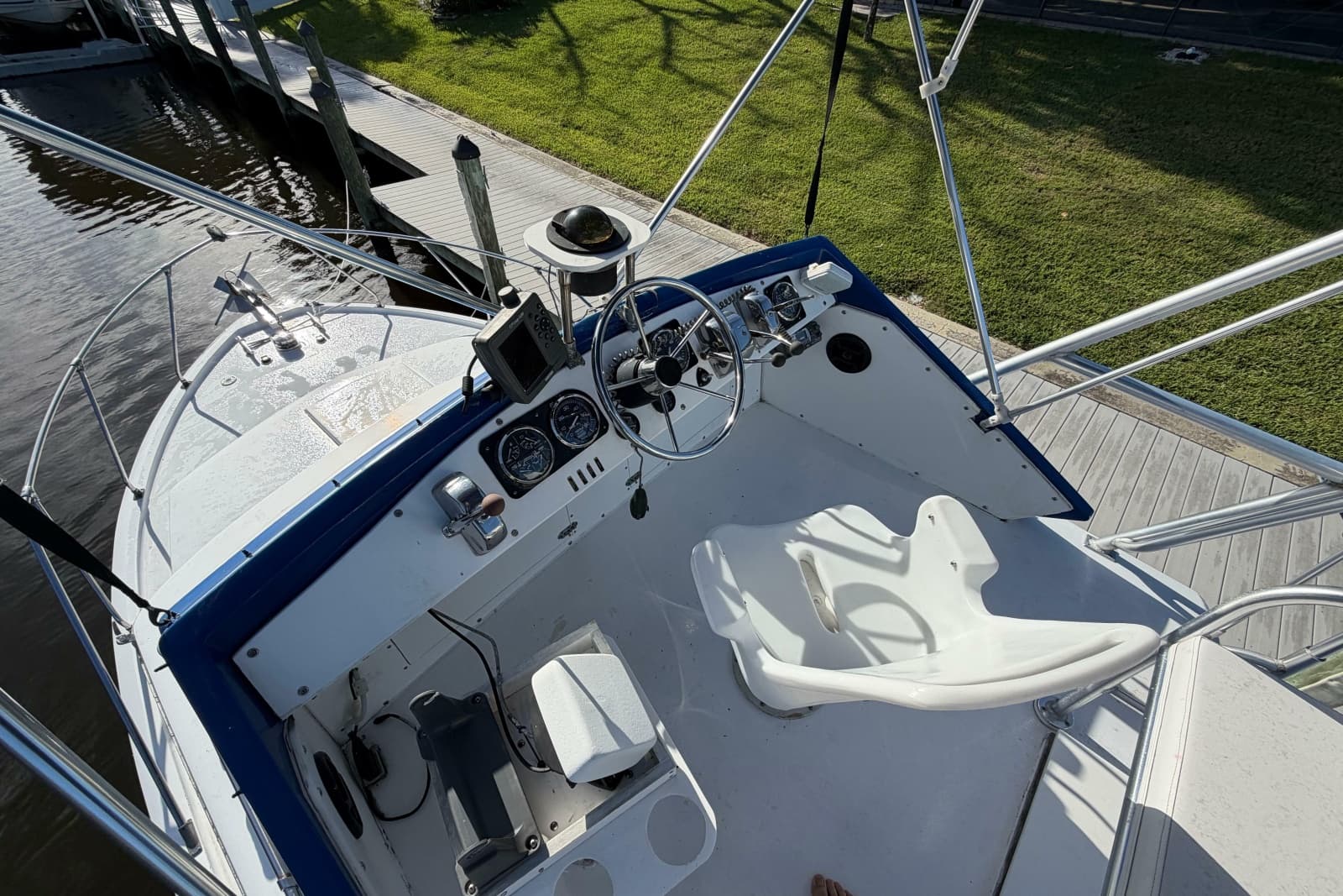 1973 Chris-Craft 31 Commander - Photo 7