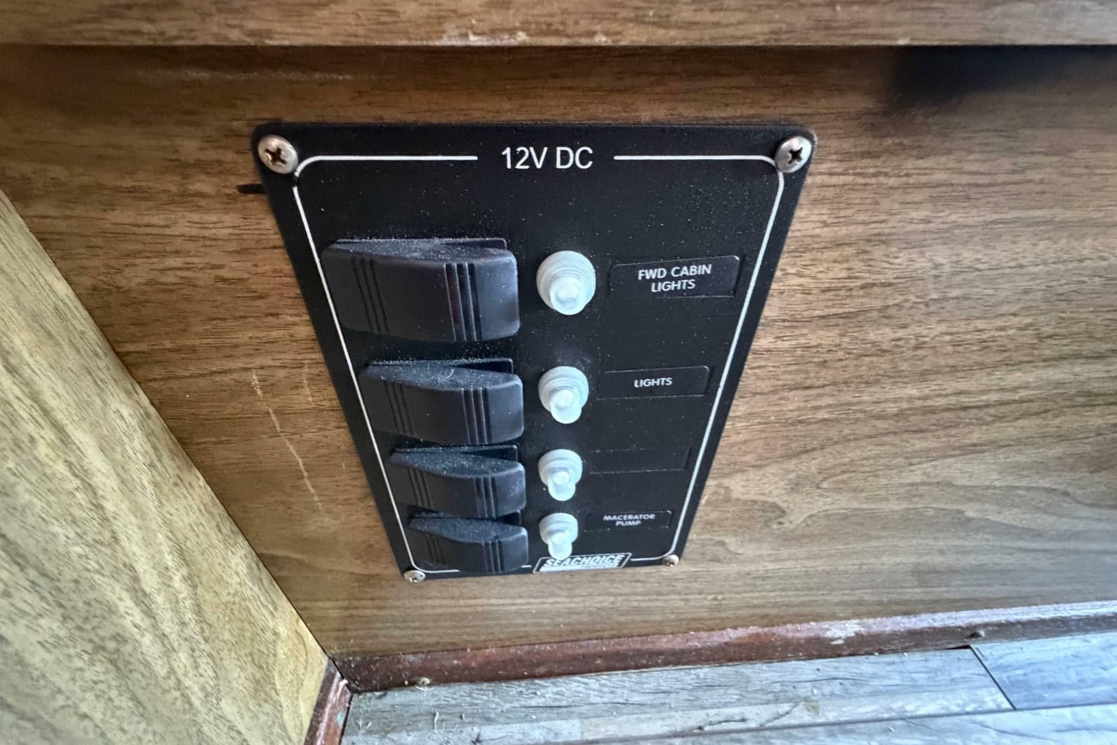 1973 Chris-Craft 31 Commander - Photo 24