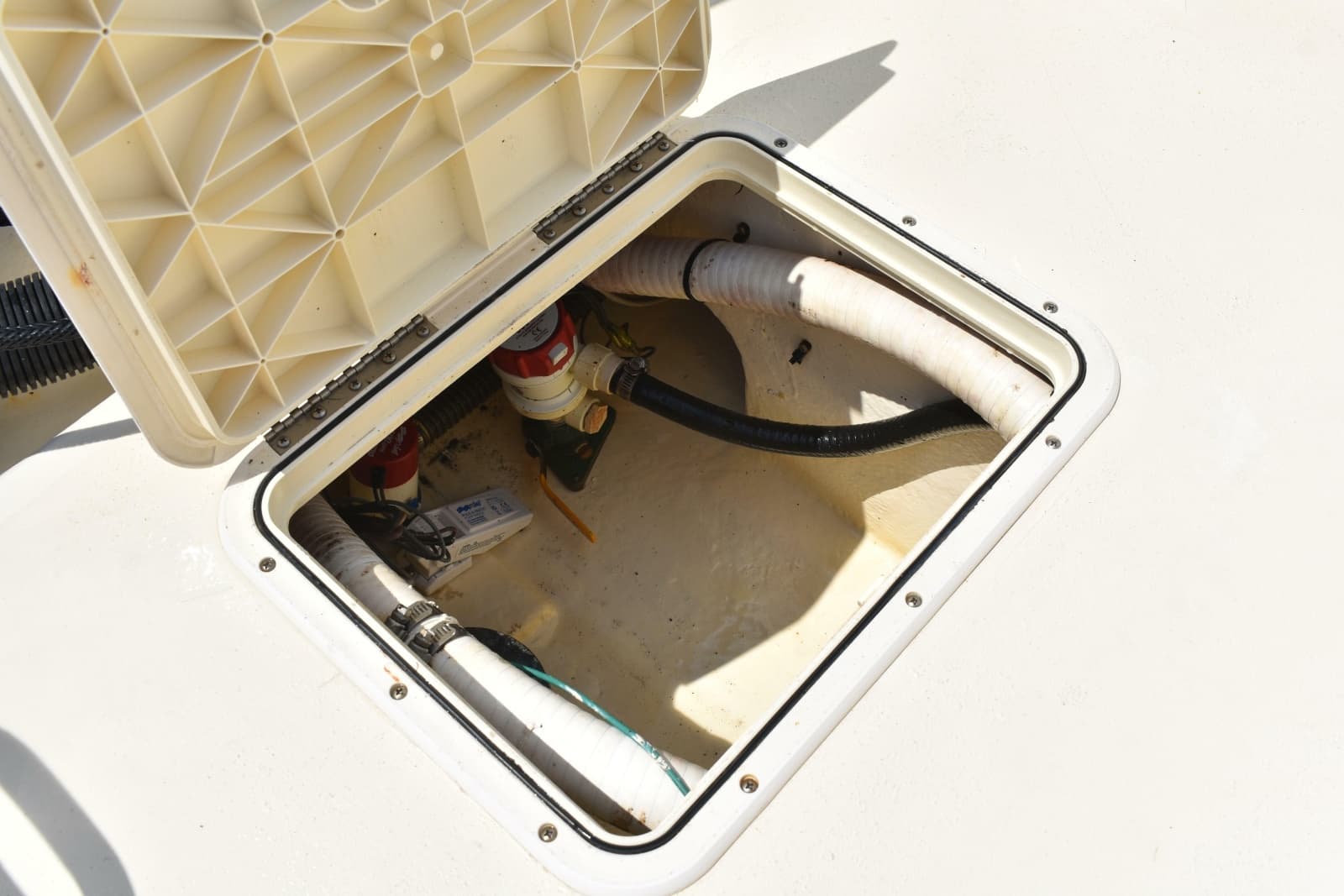 2005 Parker 1801 Center Console - Photo 16