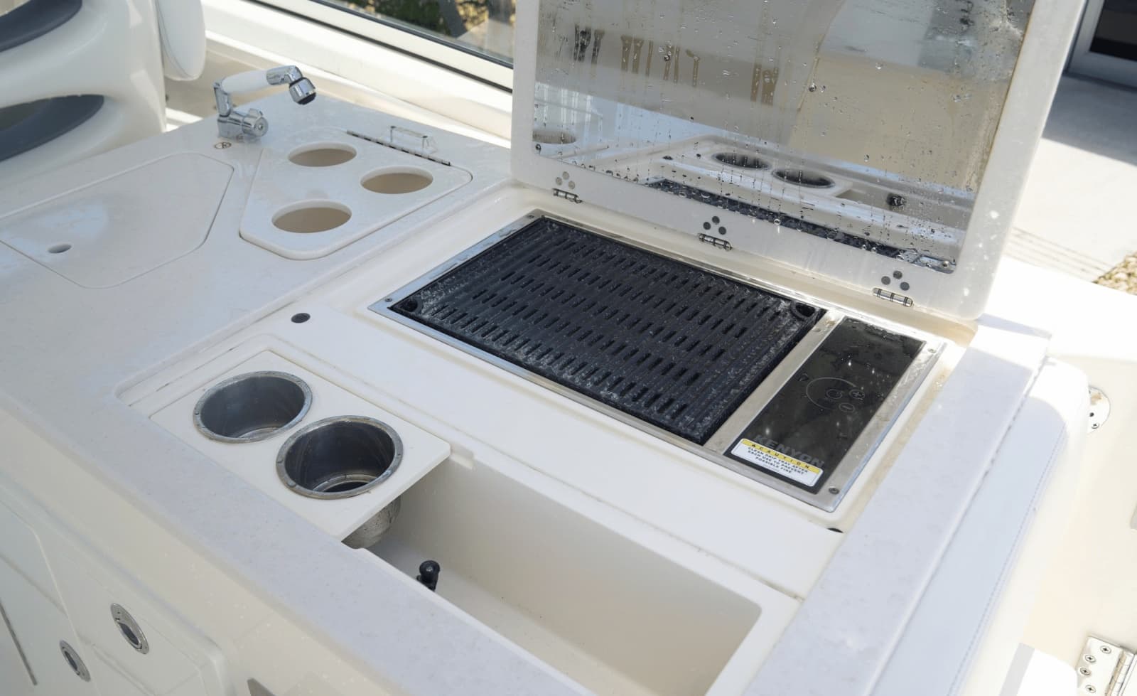 2021 Cobia 330DC - Photo 20