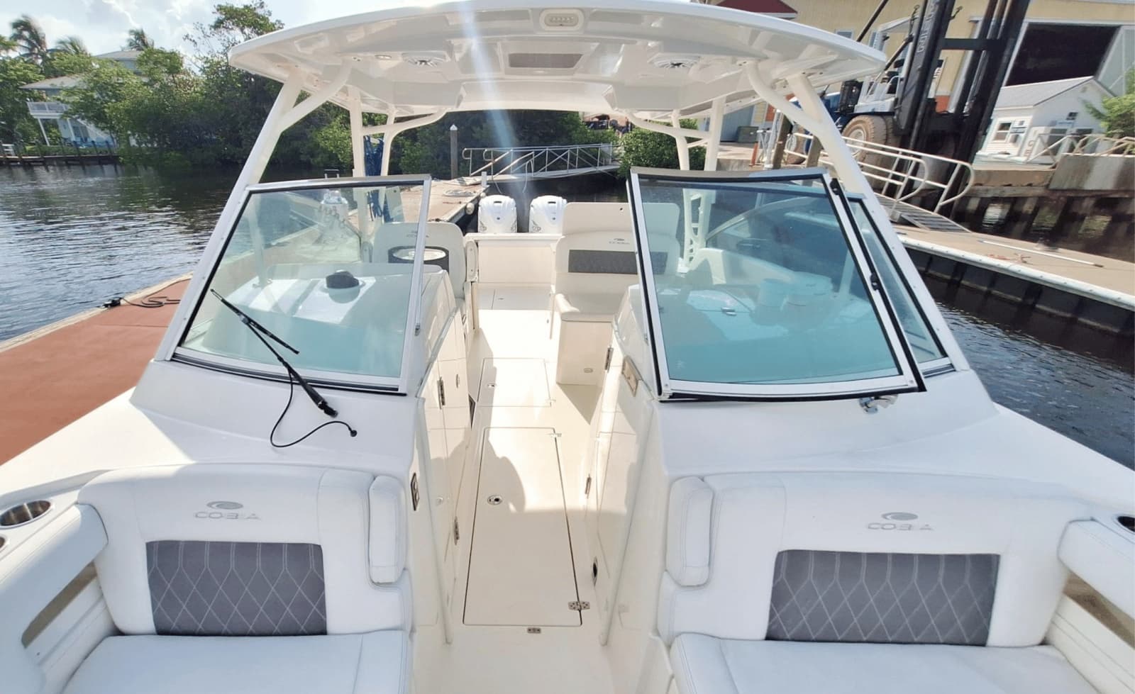 2021 Cobia 330DC - Photo 30