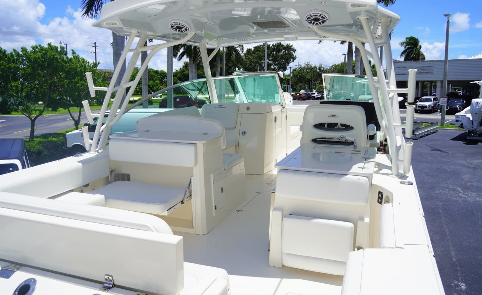 2021 Cobia 330DC - Photo 9