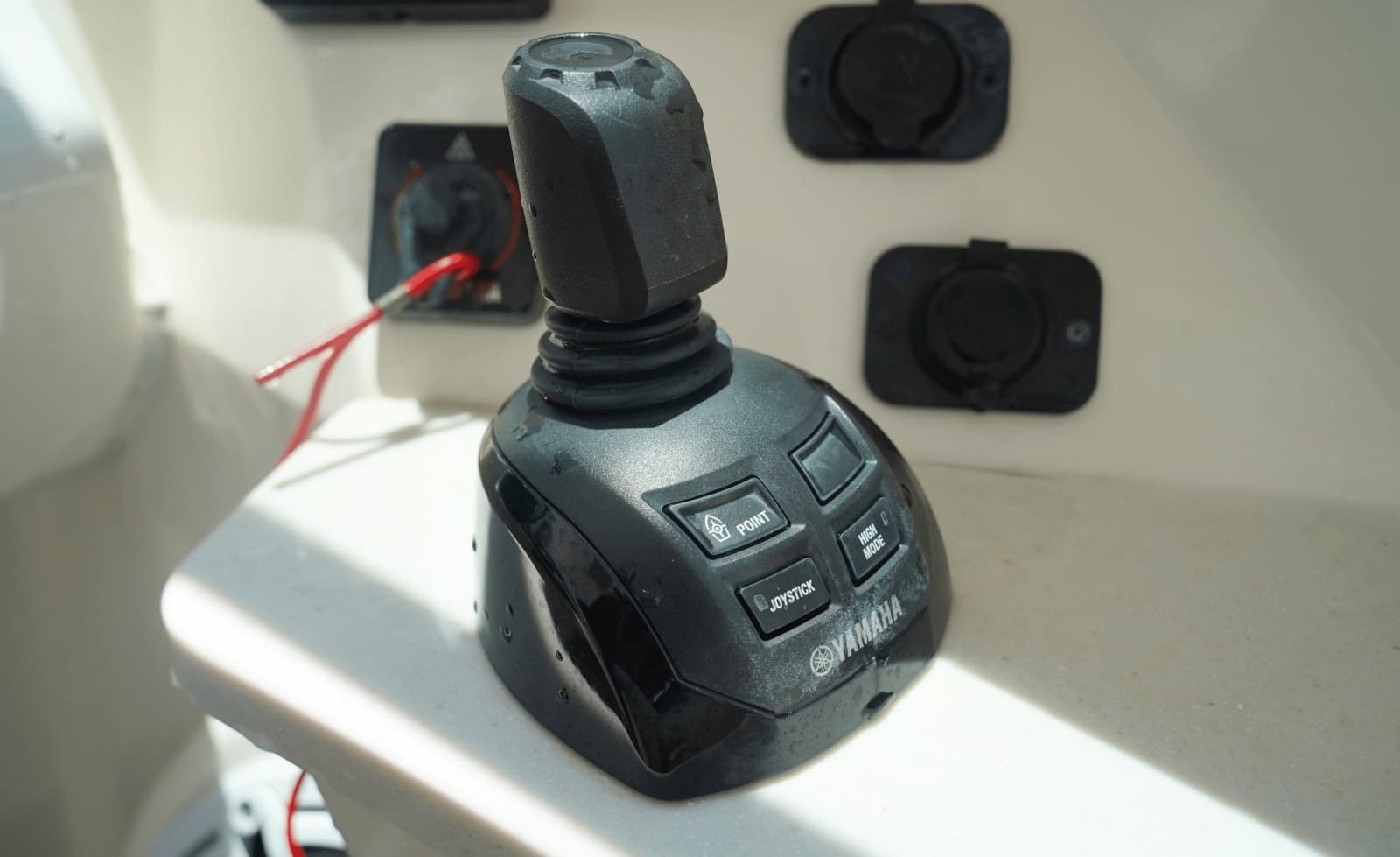 2021 Cobia 330DC - Photo 28