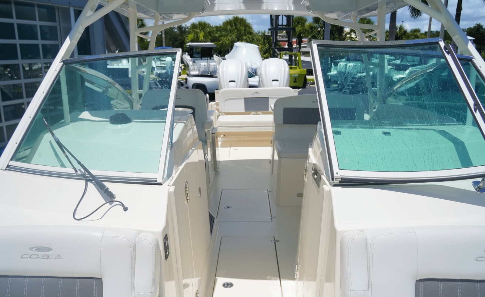 2021 Cobia 330DC - Photo 46