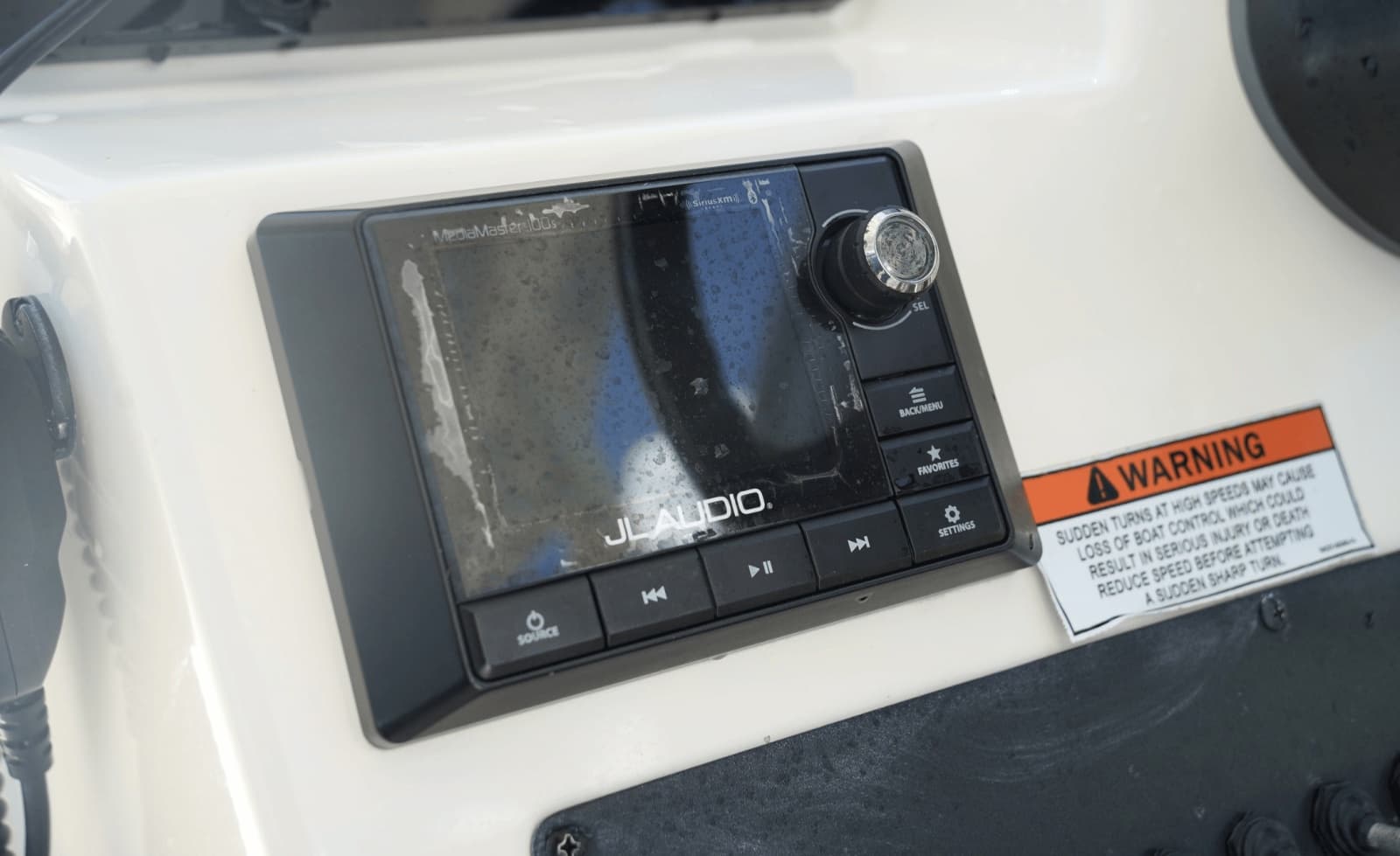 2021 Cobia 330DC - Photo 26