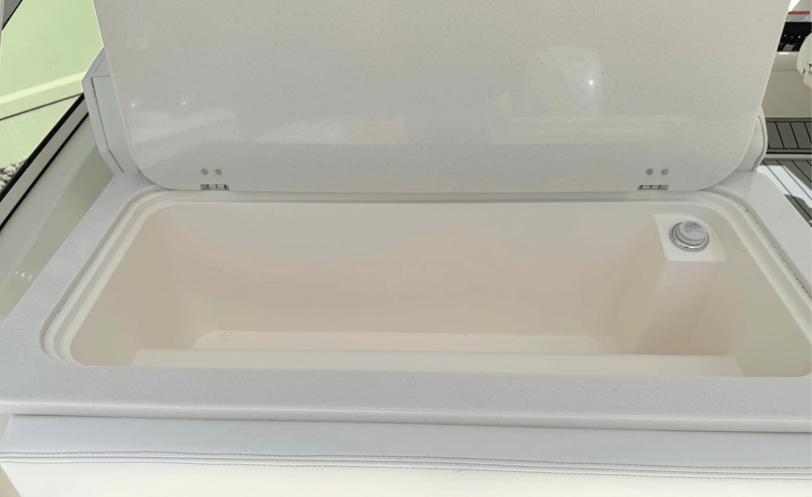 2021 Cobia 330DC - Photo 13