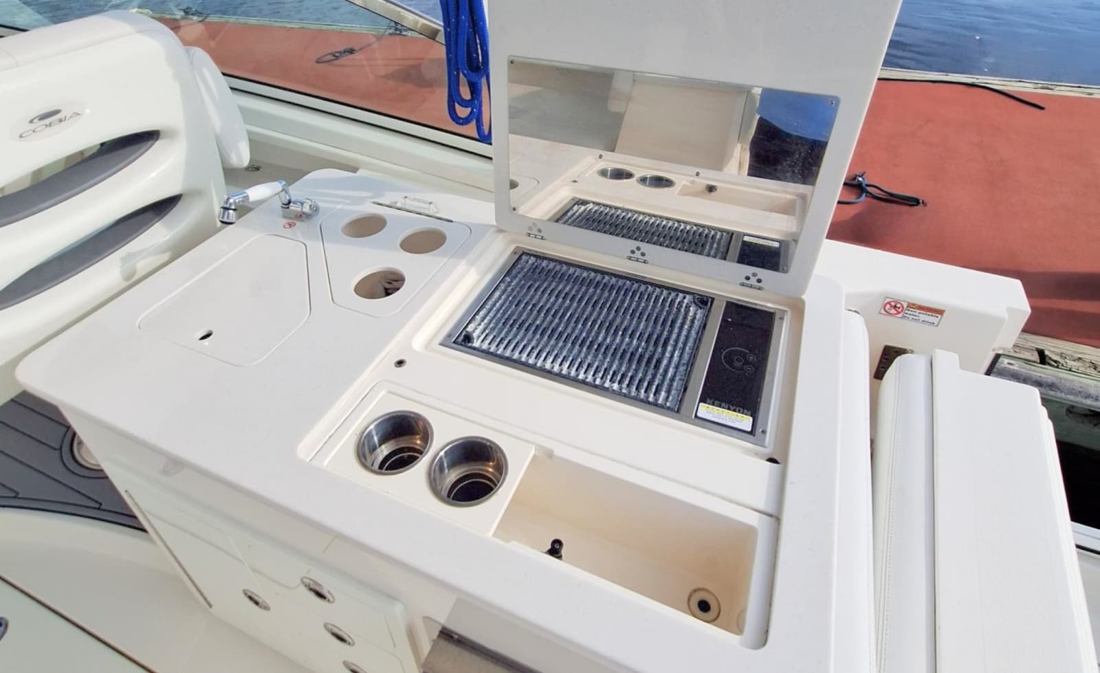 2021 Cobia 330DC - Photo 15