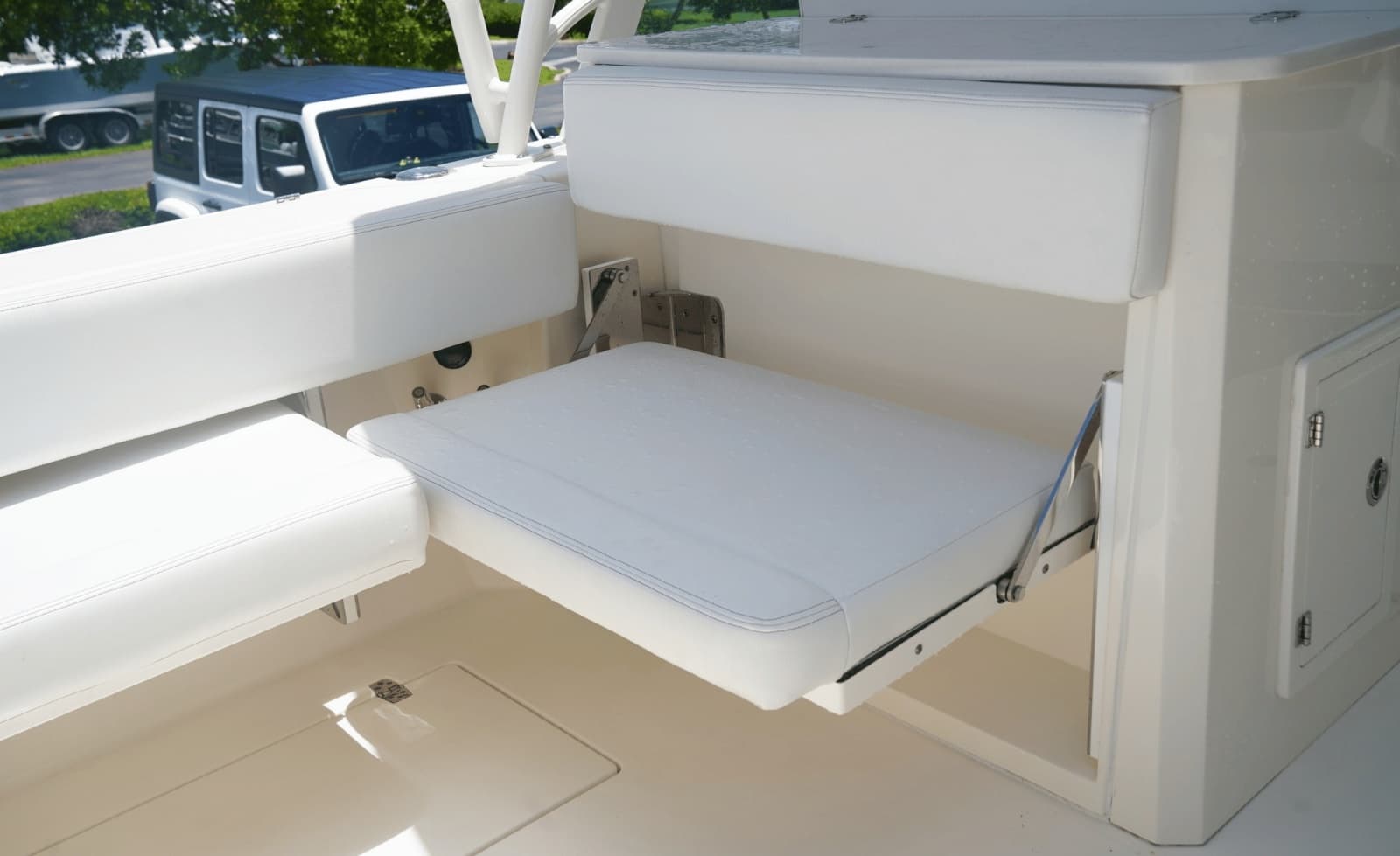 2021 Cobia 330DC - Photo 17
