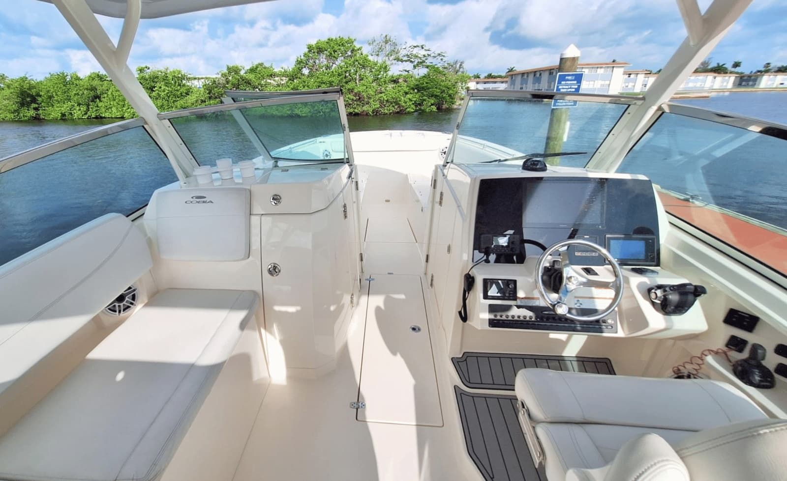 2021 Cobia 330DC - Photo 19