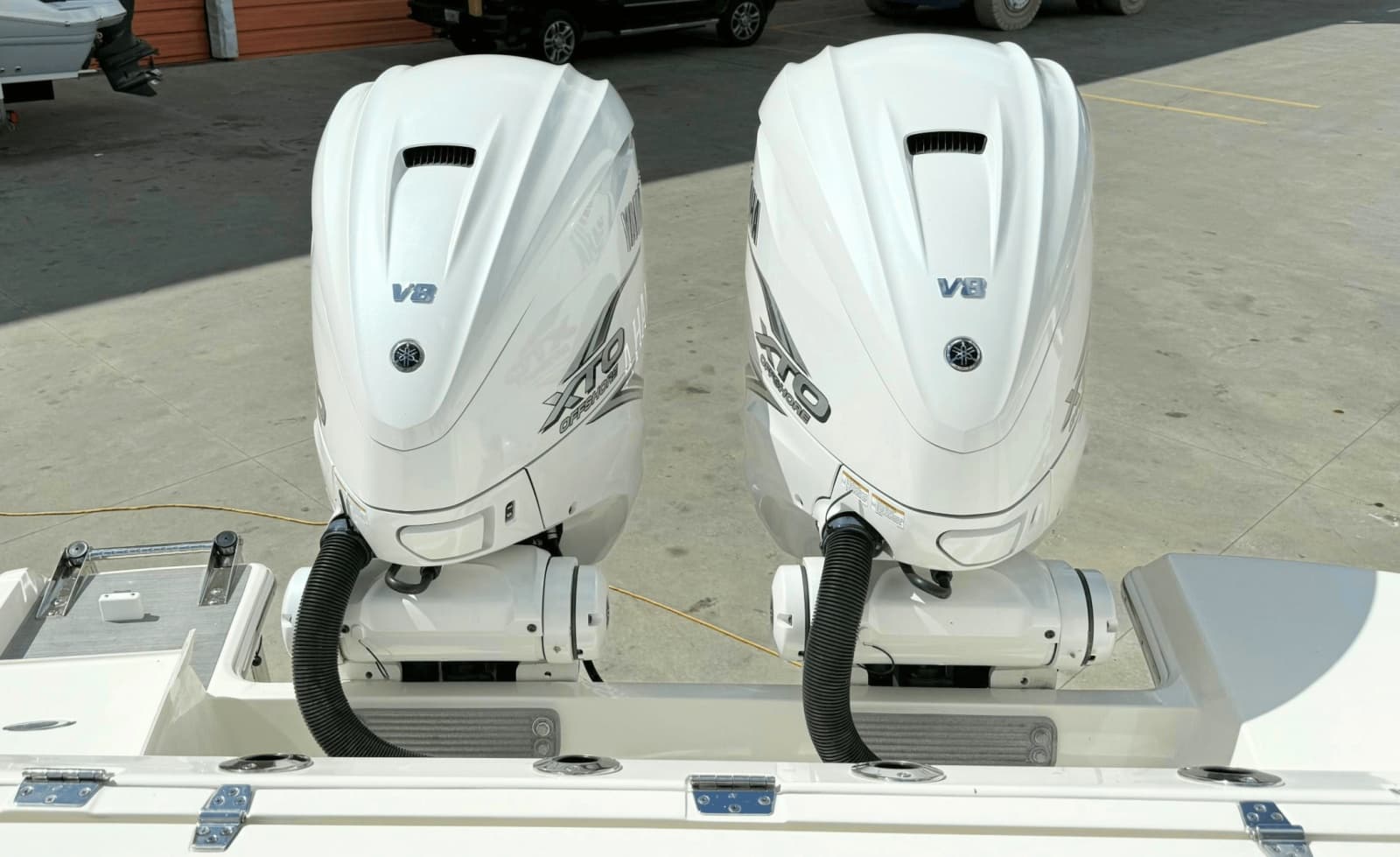 2021 Cobia 330DC - Photo 5