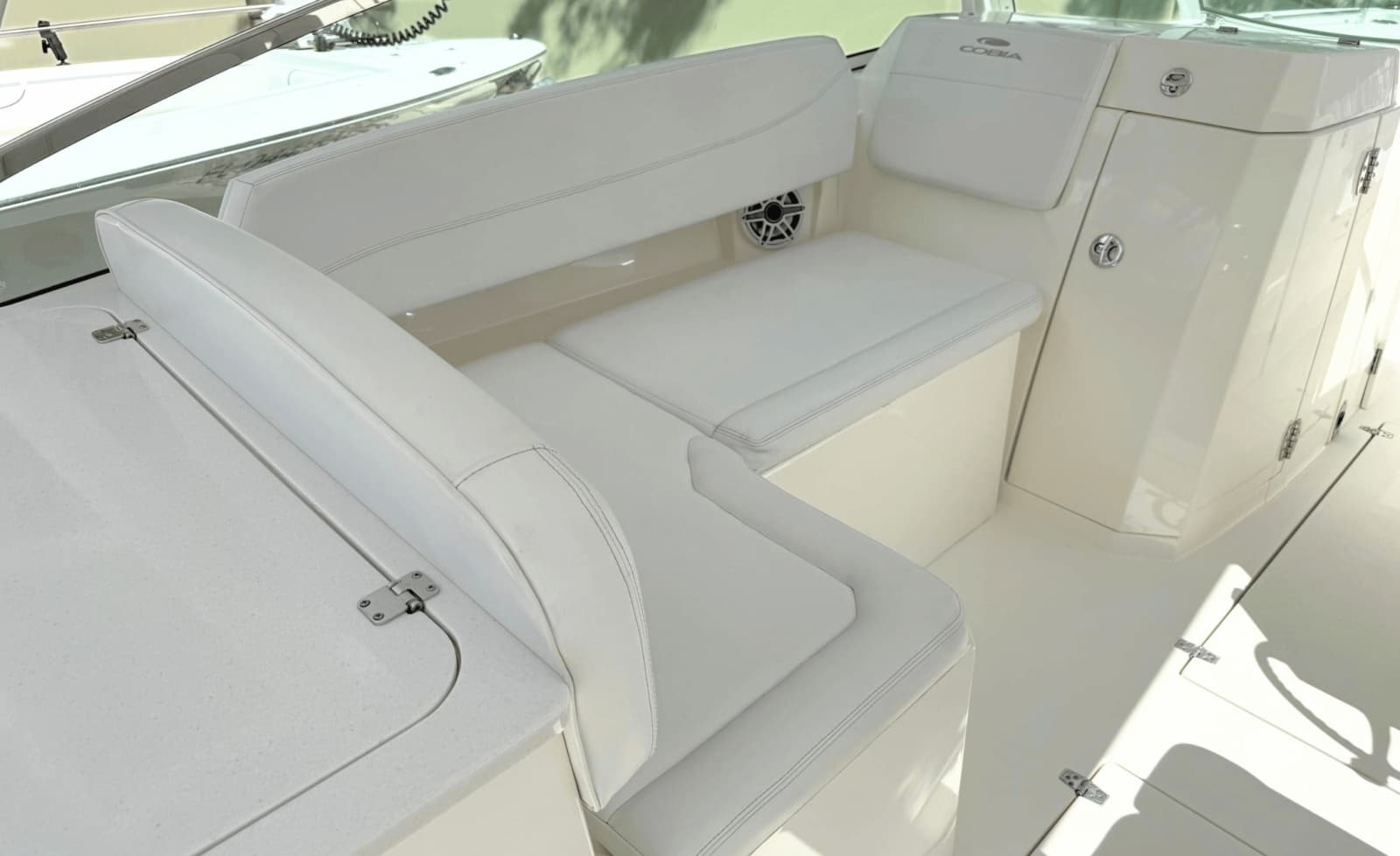 2021 Cobia 330DC - Photo 28