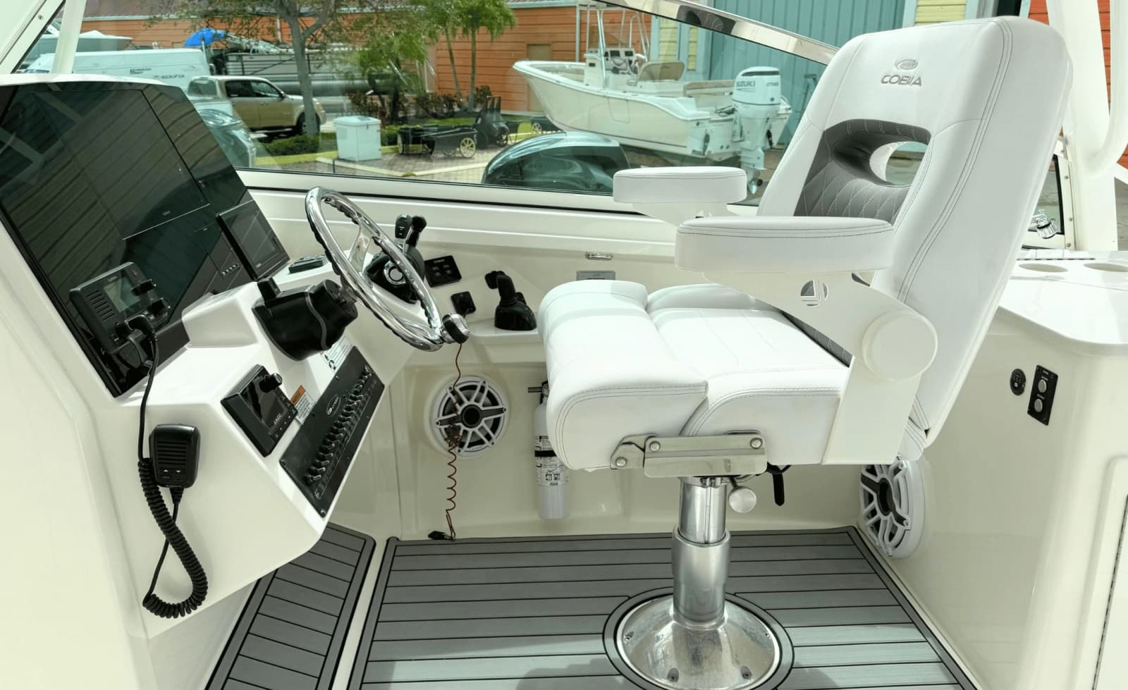 2021 Cobia 330DC - Photo 20