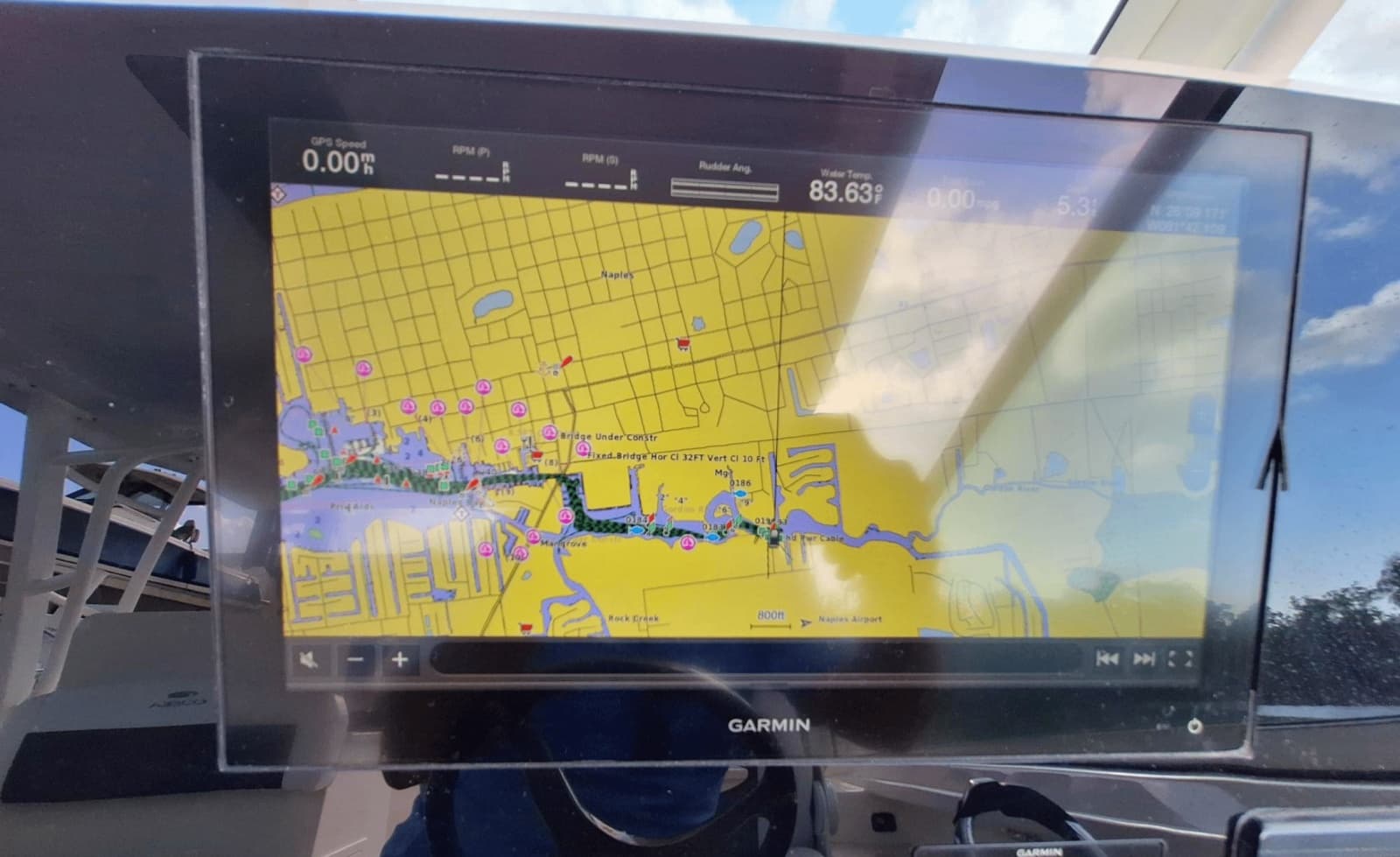 2021 Cobia 330DC - Photo 24