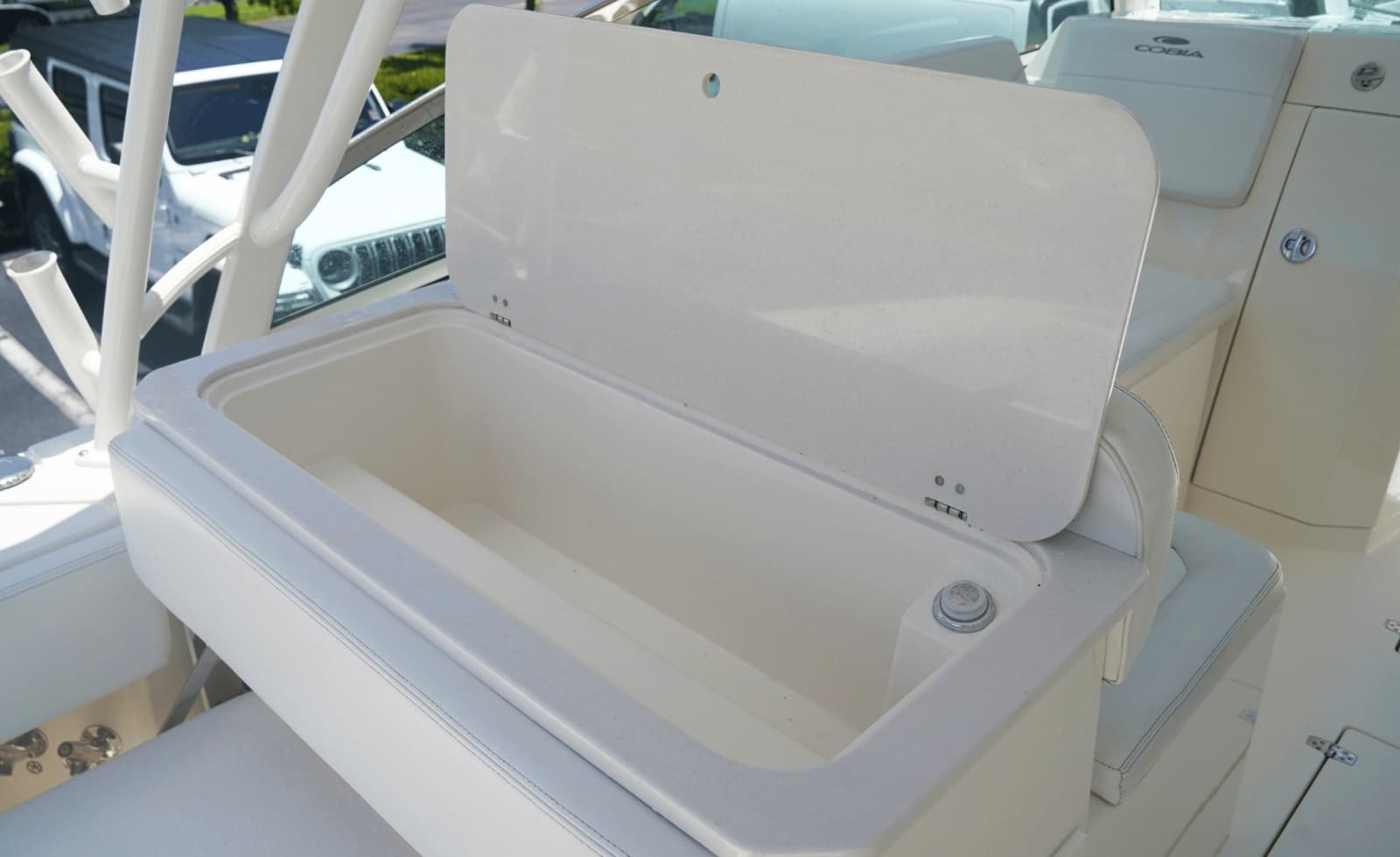 2021 Cobia 330DC - Photo 18