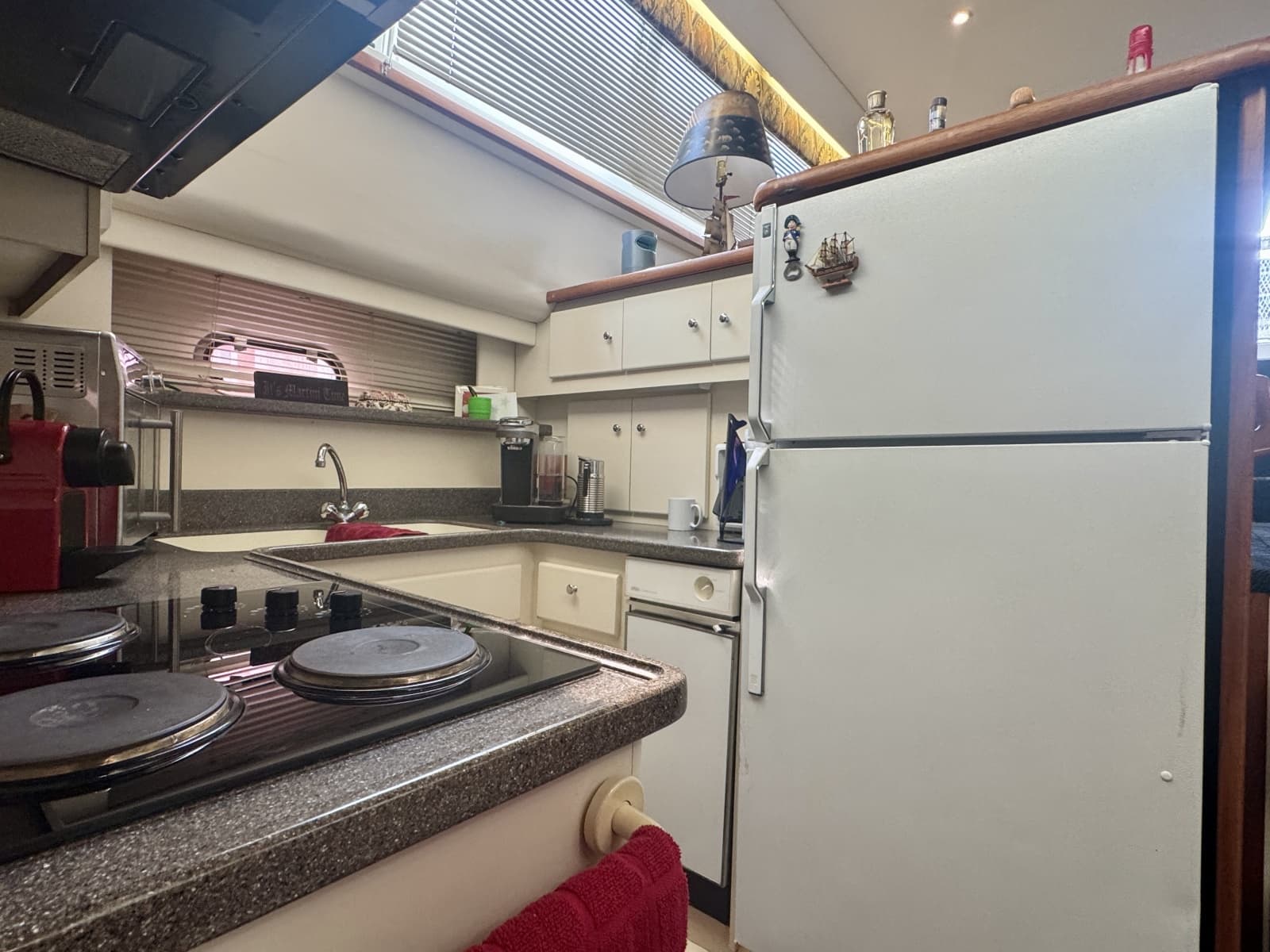 1997 Carver 445 Aft Cabin - Photo 38