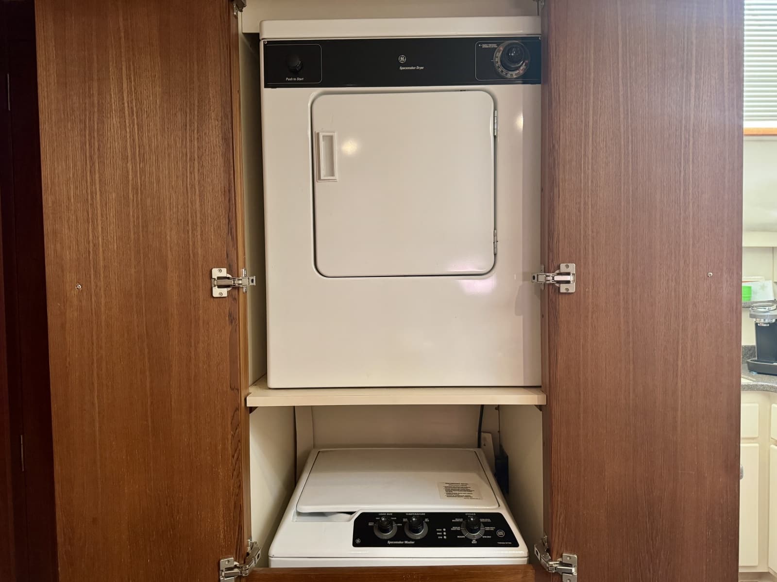 1997 Carver 445 Aft Cabin - Photo 44
