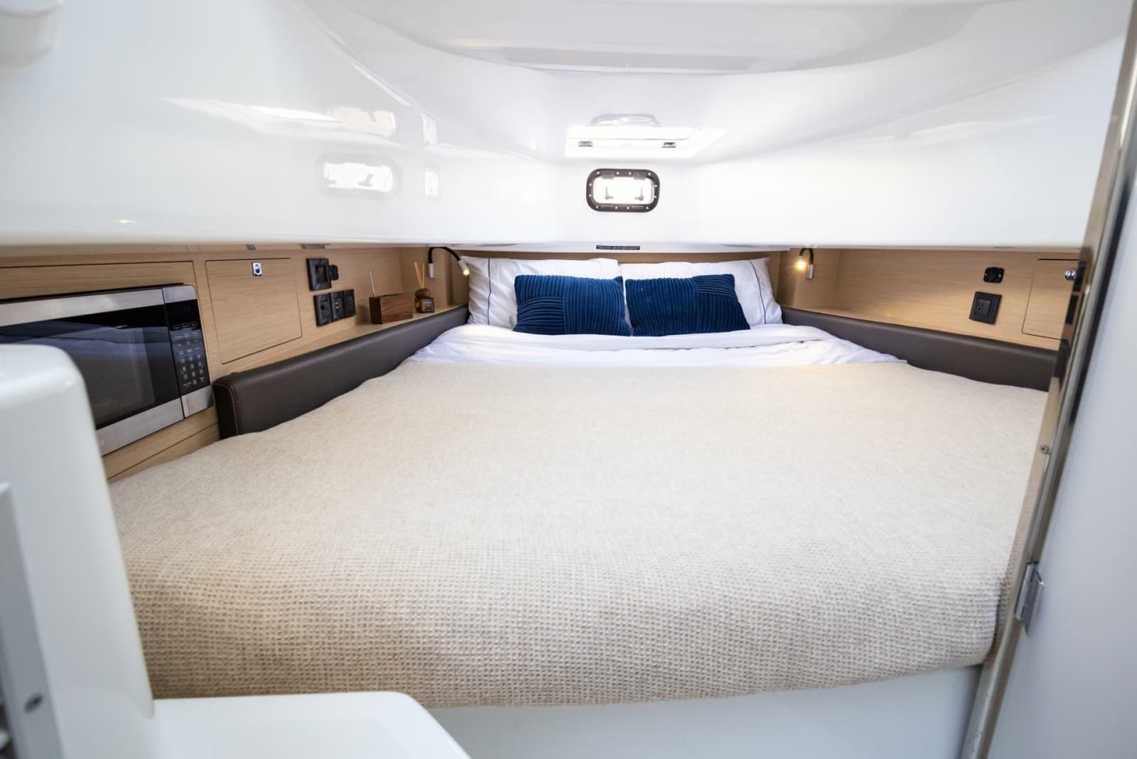2026 Wellcraft 38 T-Top - Photo 10