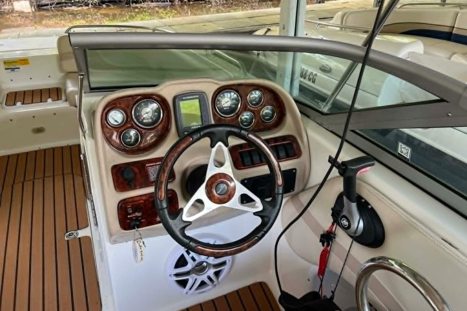 2007 NauticStar 230 SL Sport Deck I/O - Photo 6