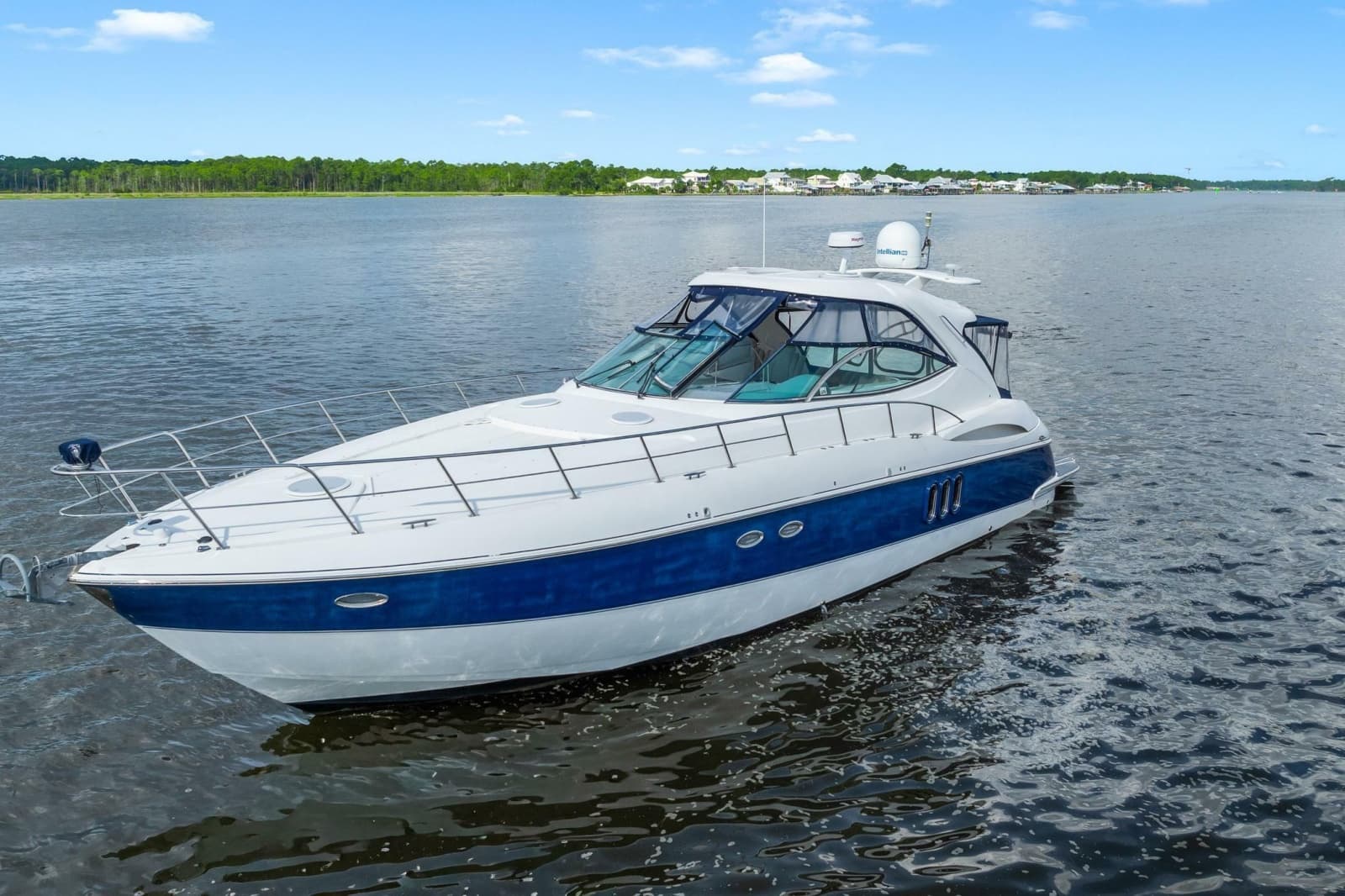 2005 Cruisers Yachts 520 Express - Photo 4