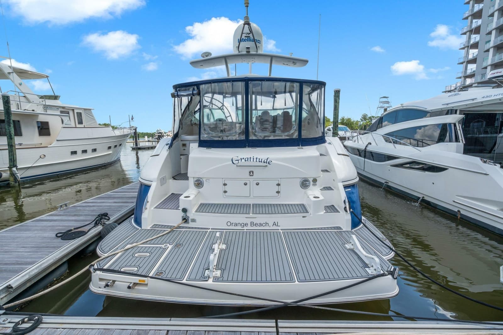2005 Cruisers Yachts 520 Express - Photo 46