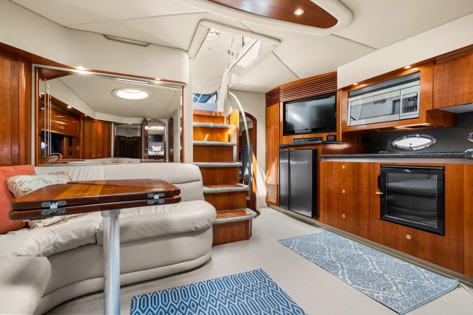 2005 Cruisers Yachts 520 Express - Photo 7